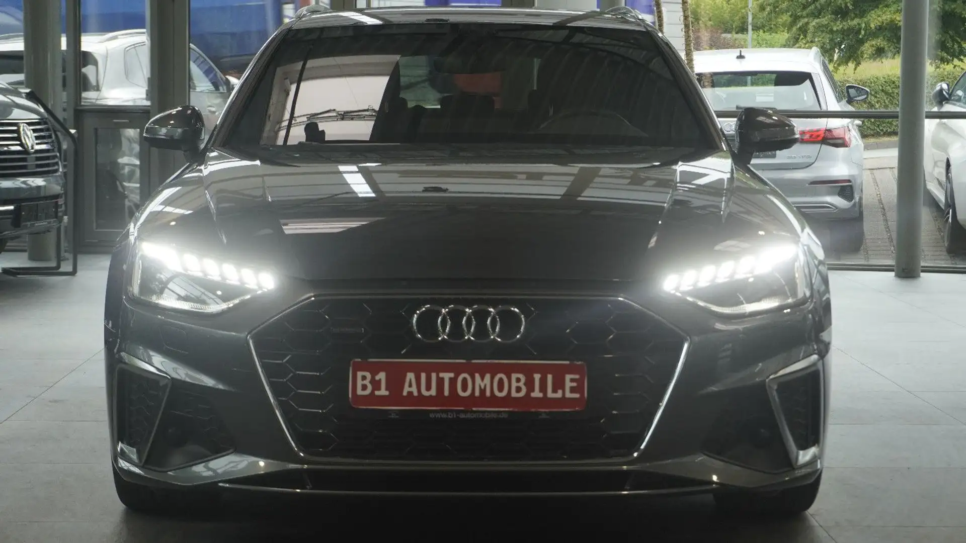 Audi A4 Avant 40 TFSI quattro S line*ACC*AHK*STHZ*360 Grau - 2