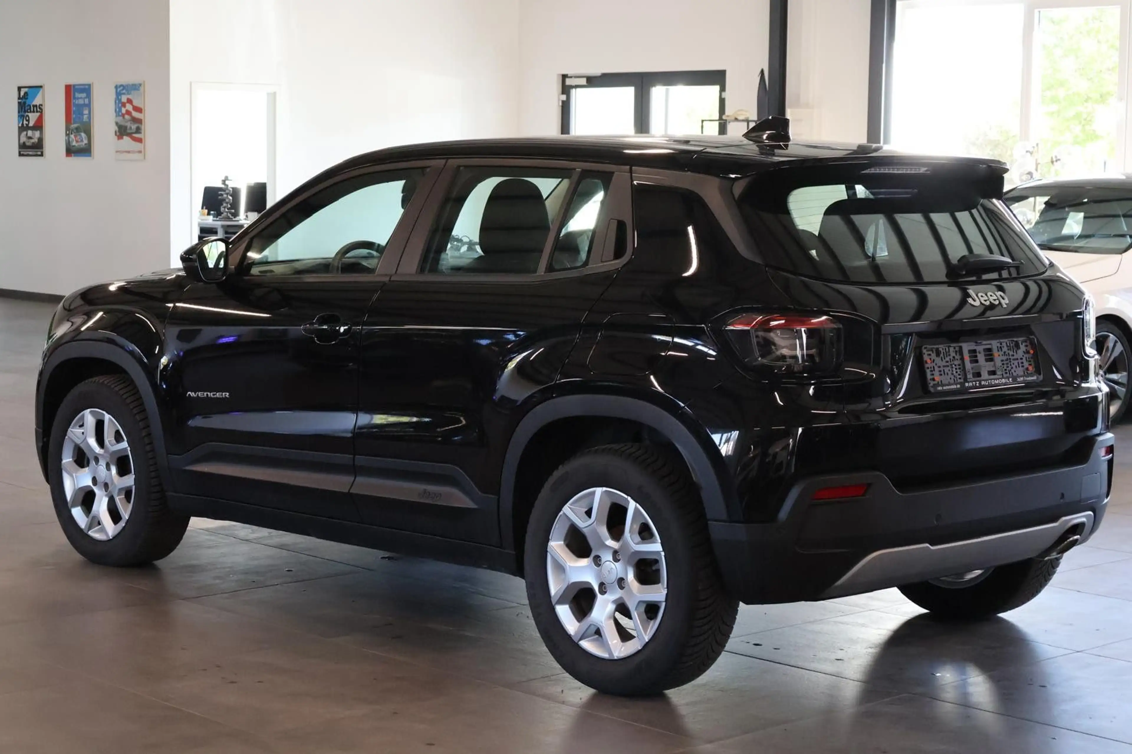 Jeep Avenger Altitude LED+KAM+WINTER+NAVI+ACC+CARPLAY — photo 4