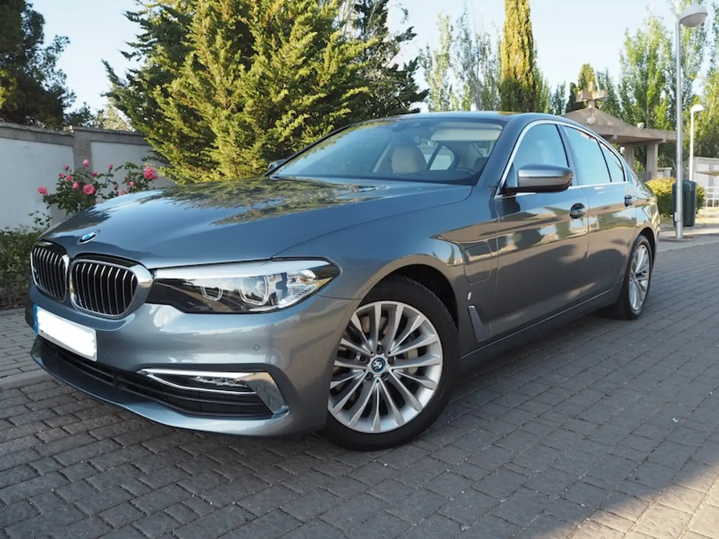 BMW 530 530e iPerformance Grau - 1