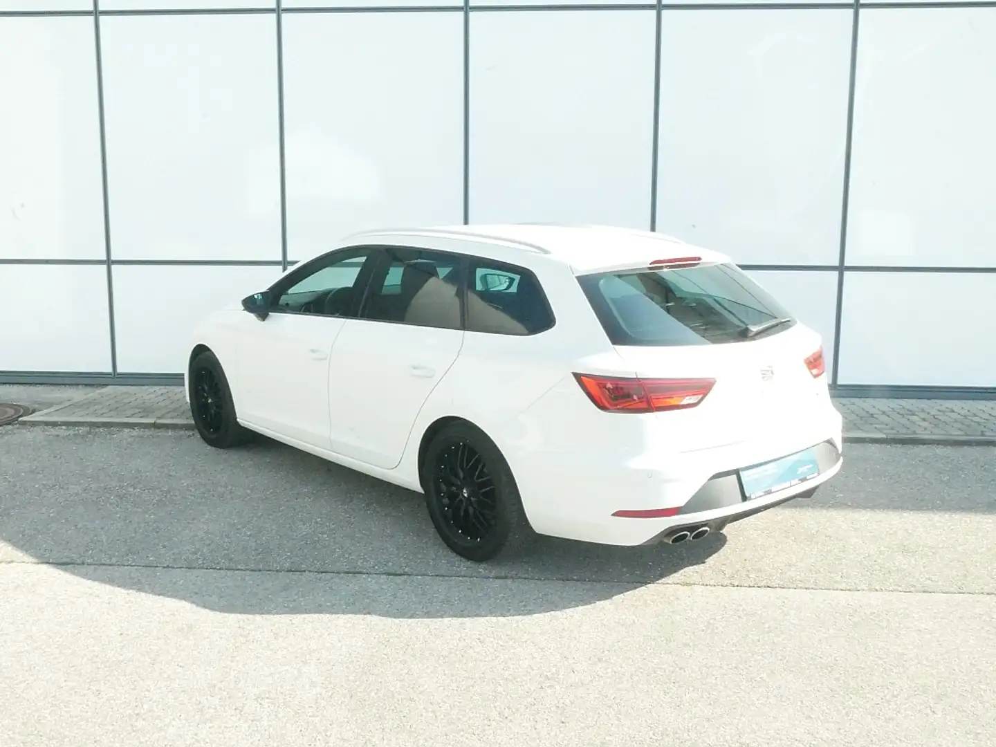 SEAT Leon ST FR 1,4 TSI, AHV abnehmb. Full Link, LED, 18"... Weiß - 2