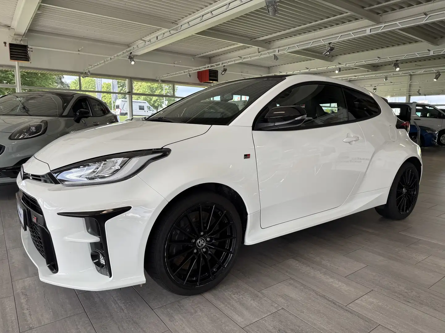 Toyota Yaris GR Performance Weiß - 2