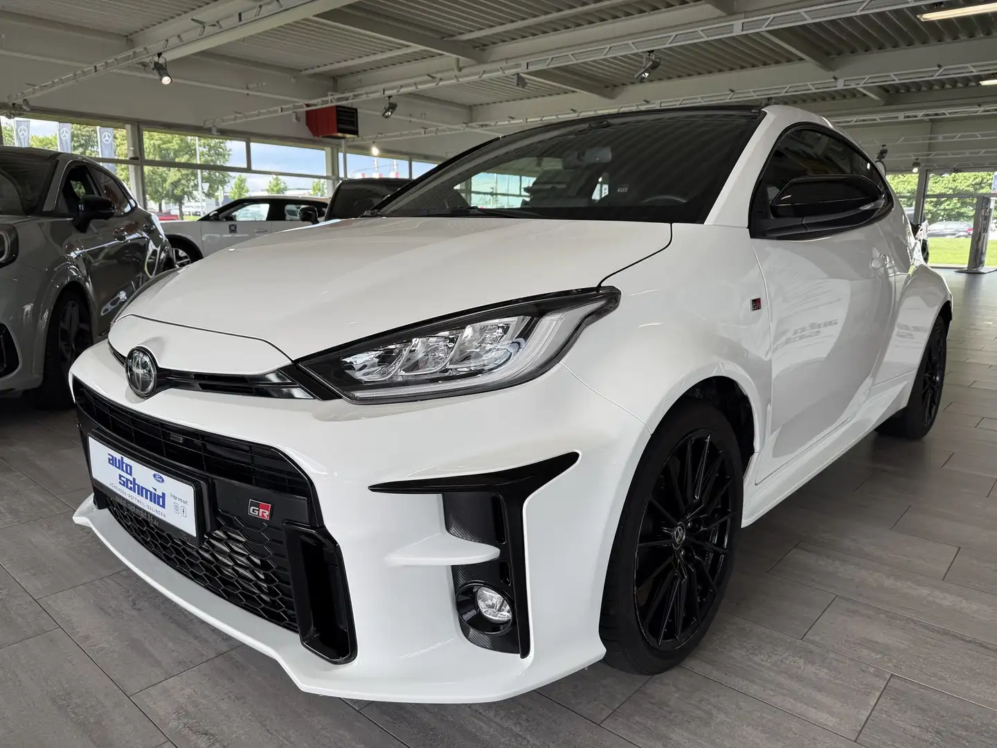 Toyota Yaris GR Performance Weiß - 1
