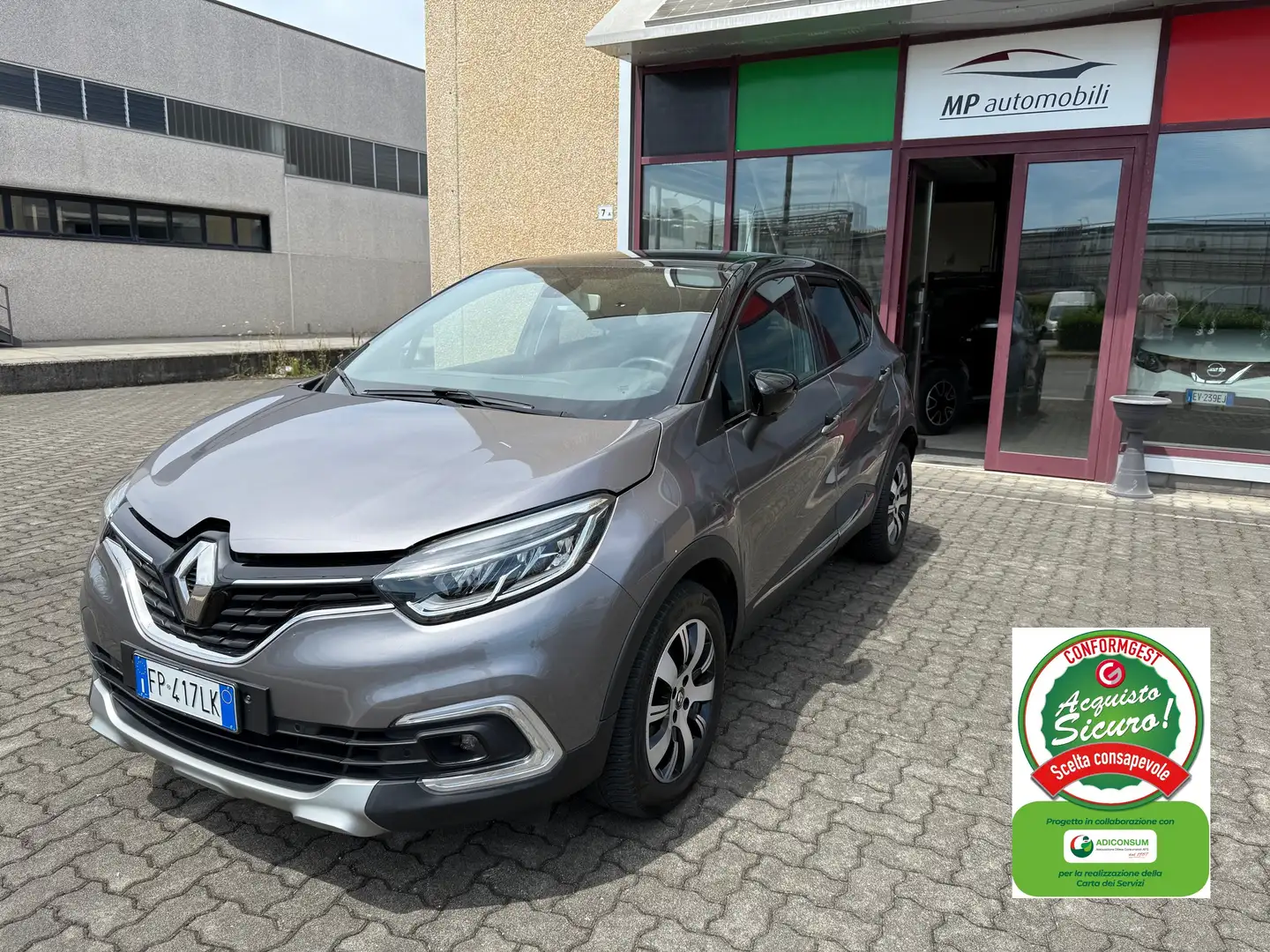 Renault Captur 1.5 dci Intens 90cv EURO 6B, OK NEOPATENTATI Grijs - 1