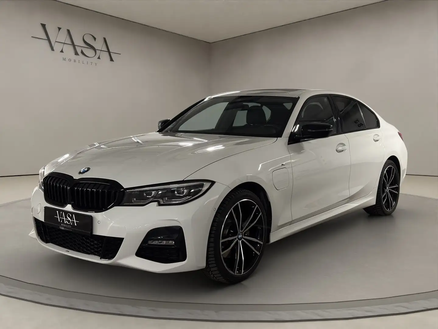 BMW 320 320 e M Sport Weiß - 1