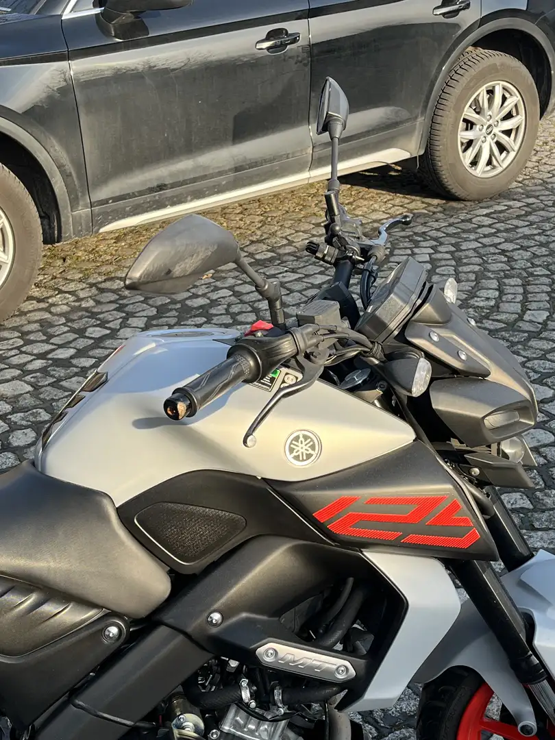 Yamaha MT-125 Gri - 2