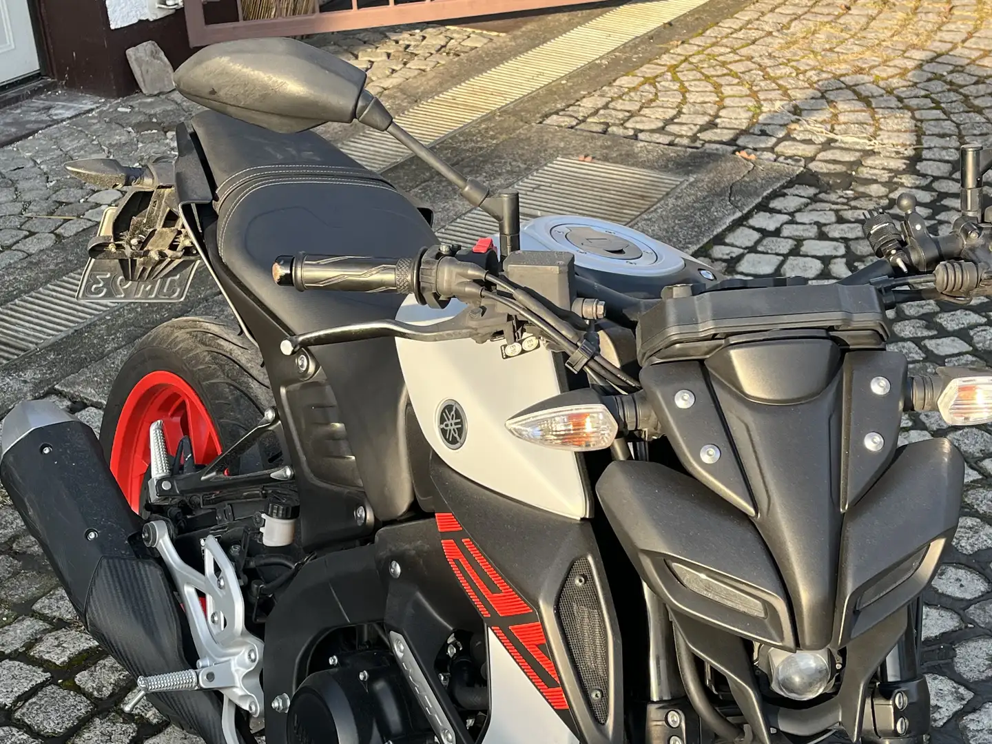 Yamaha MT-125 Gri - 1