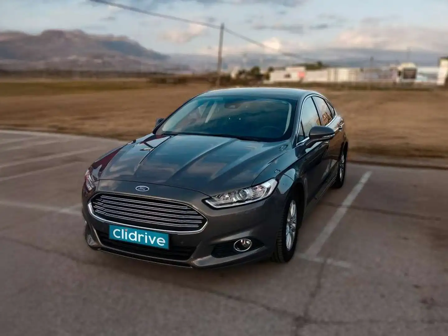 Ford Mondeo 1.8TDCi Trend Gris - 2