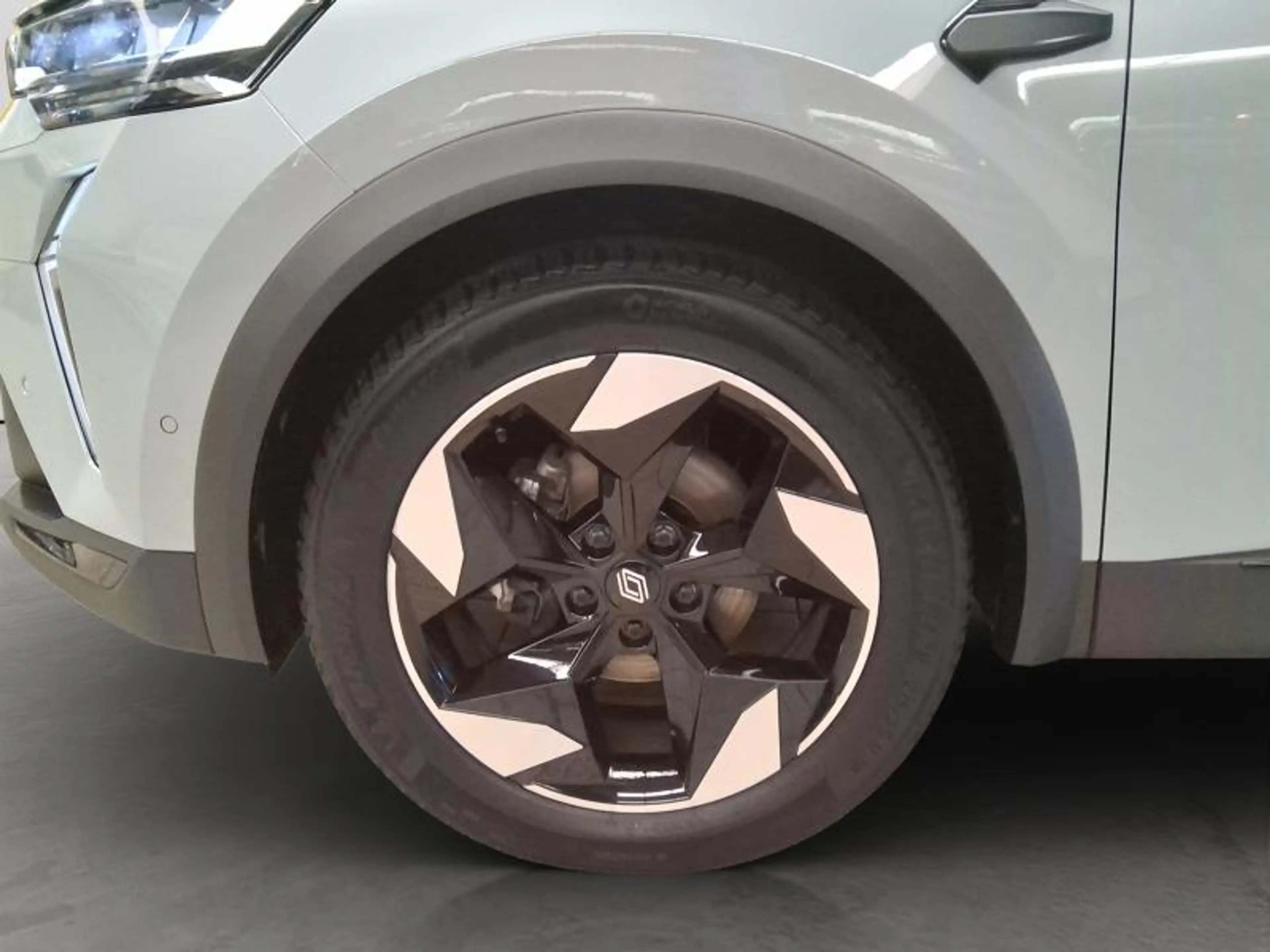 Renault Captur Techno Mild Hybrid 160 EDC — photo 9