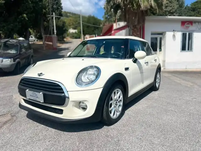 MINI One D Mini IV F55-F56 2014 1.5 Hype 5p