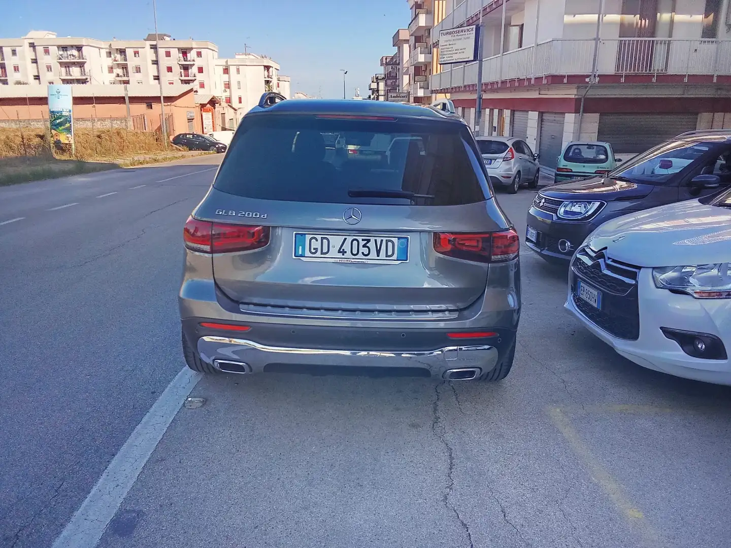 Mercedes-Benz GLB 200 Gri - 1