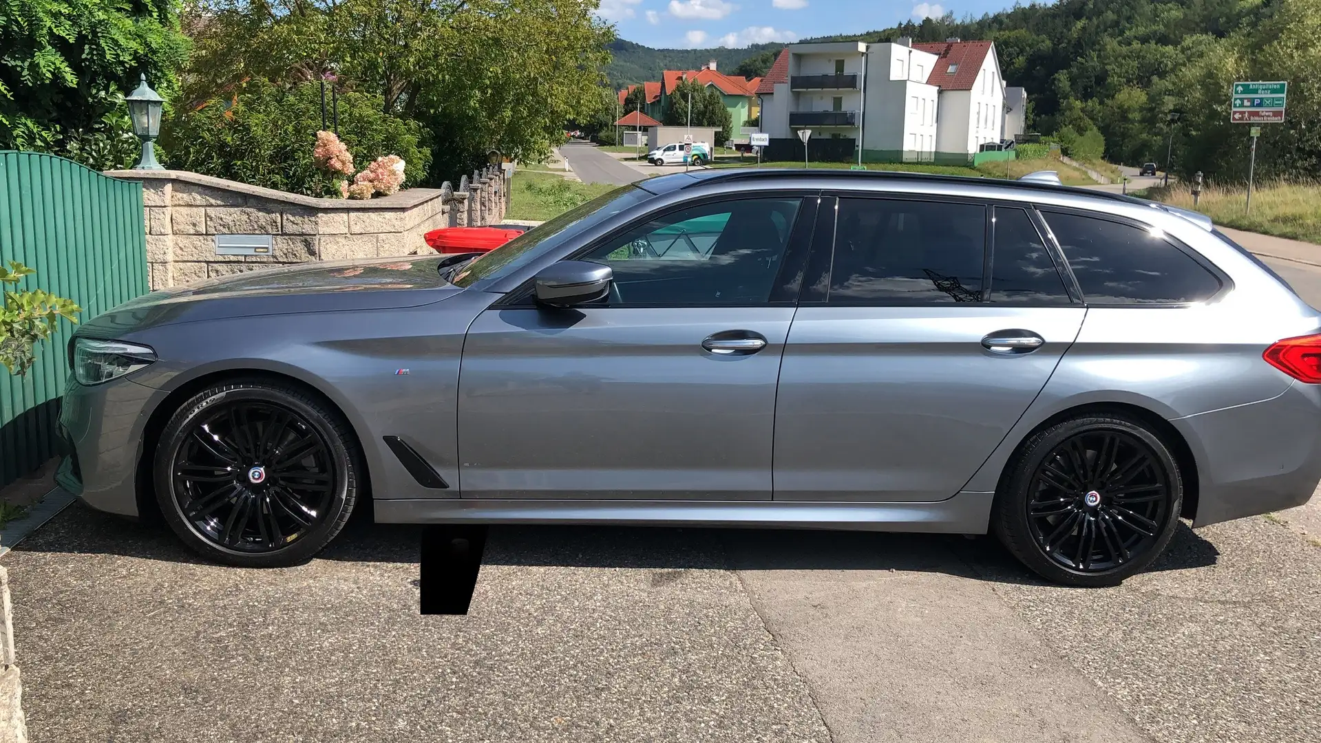 BMW 520 520d xDrive Touring Aut. Blau - 1