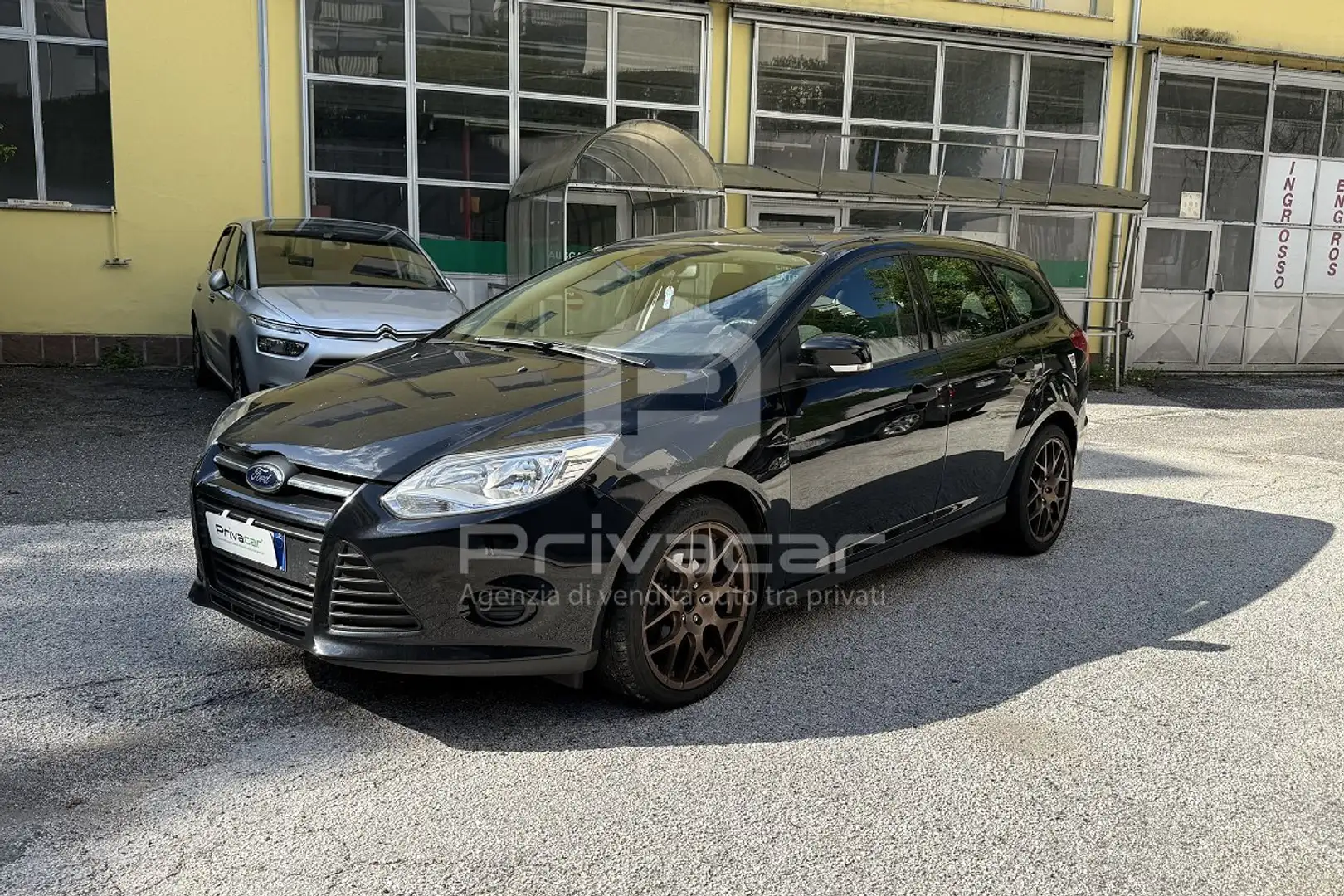 Ford Focus Focus 1.0 EcoBoost 100 CV Start&Stop Zwart - 1