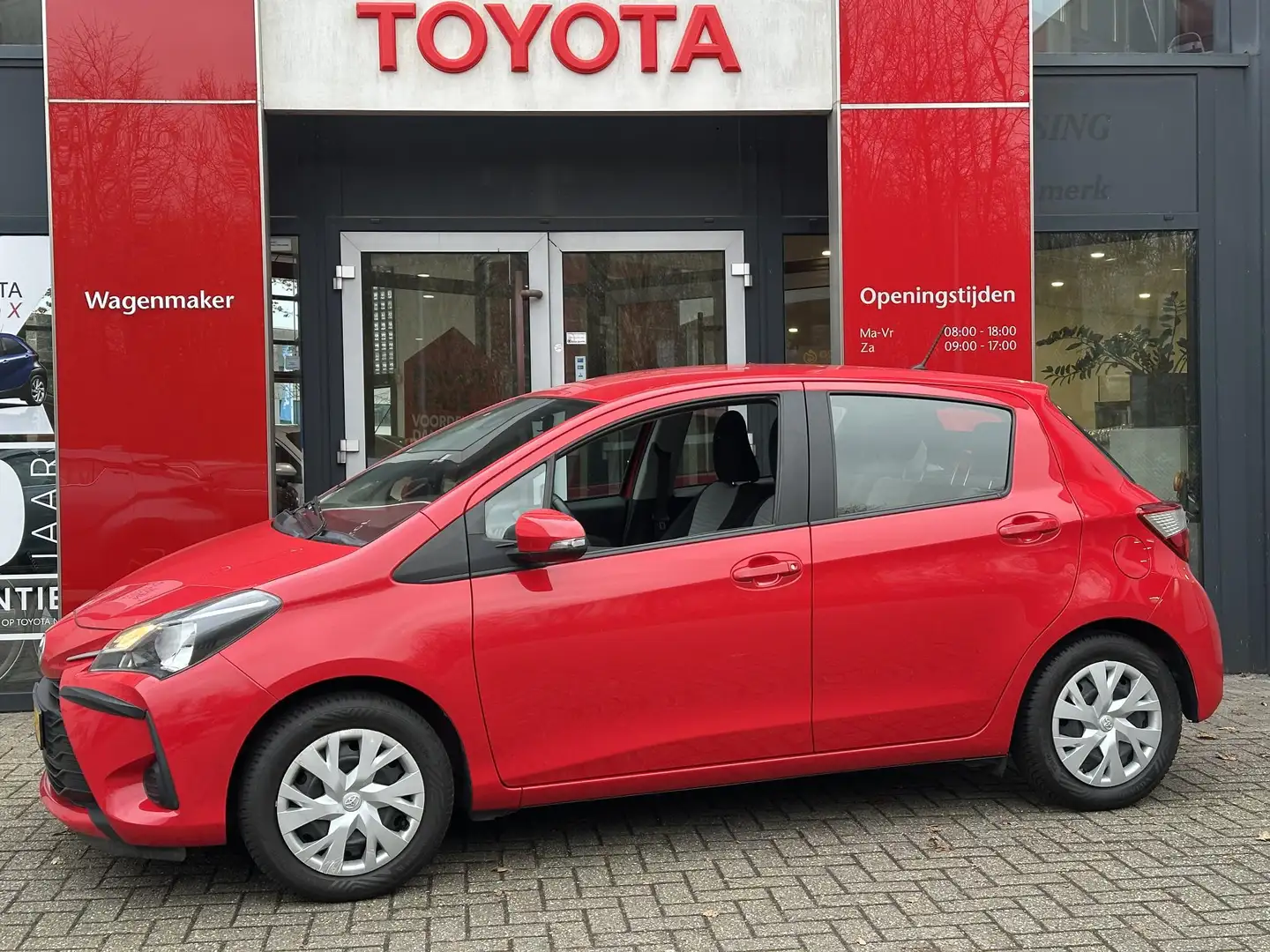 Toyota Yaris 5-DEURS NL-AUTO ALL SEASON BANDEN AIRCO BLUETOOTH Rouge - 1