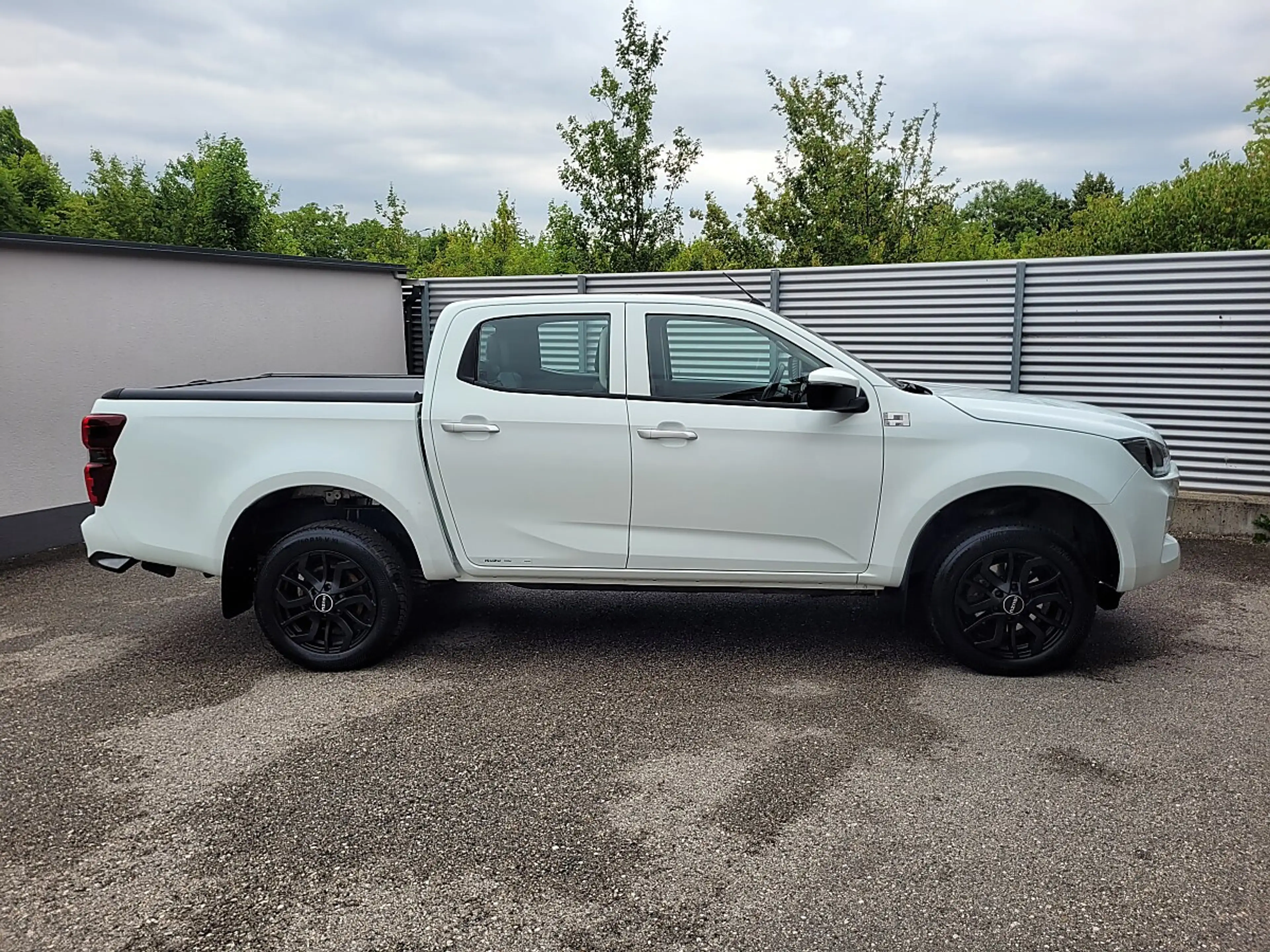 Isuzu D-Max D-MAX Double Cab 4x4 LS A/T — photo 5