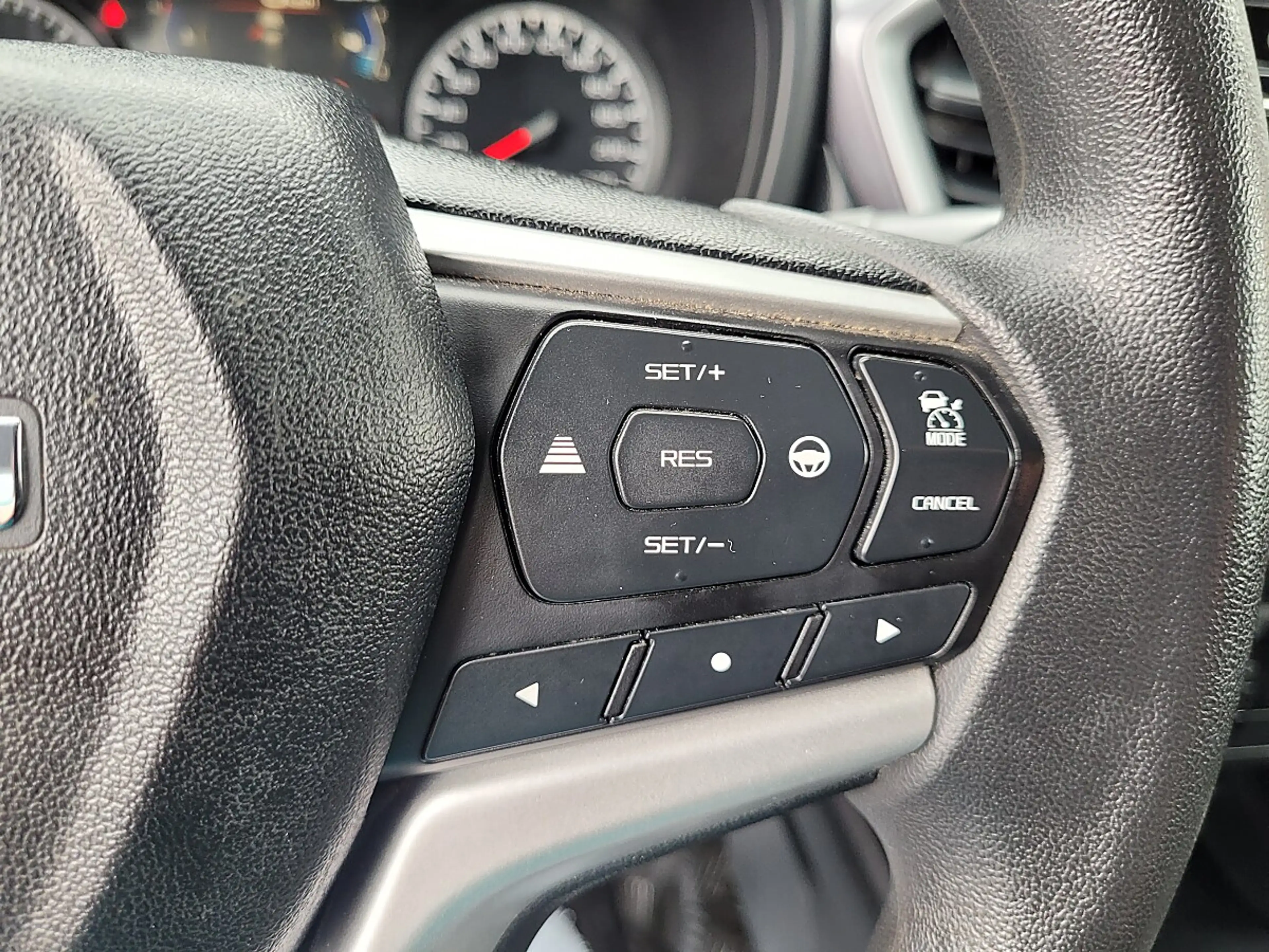 Isuzu D-Max D-MAX Double Cab 4x4 LS A/T — photo 11