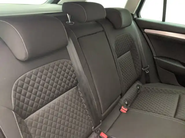 Skoda Superb view 8