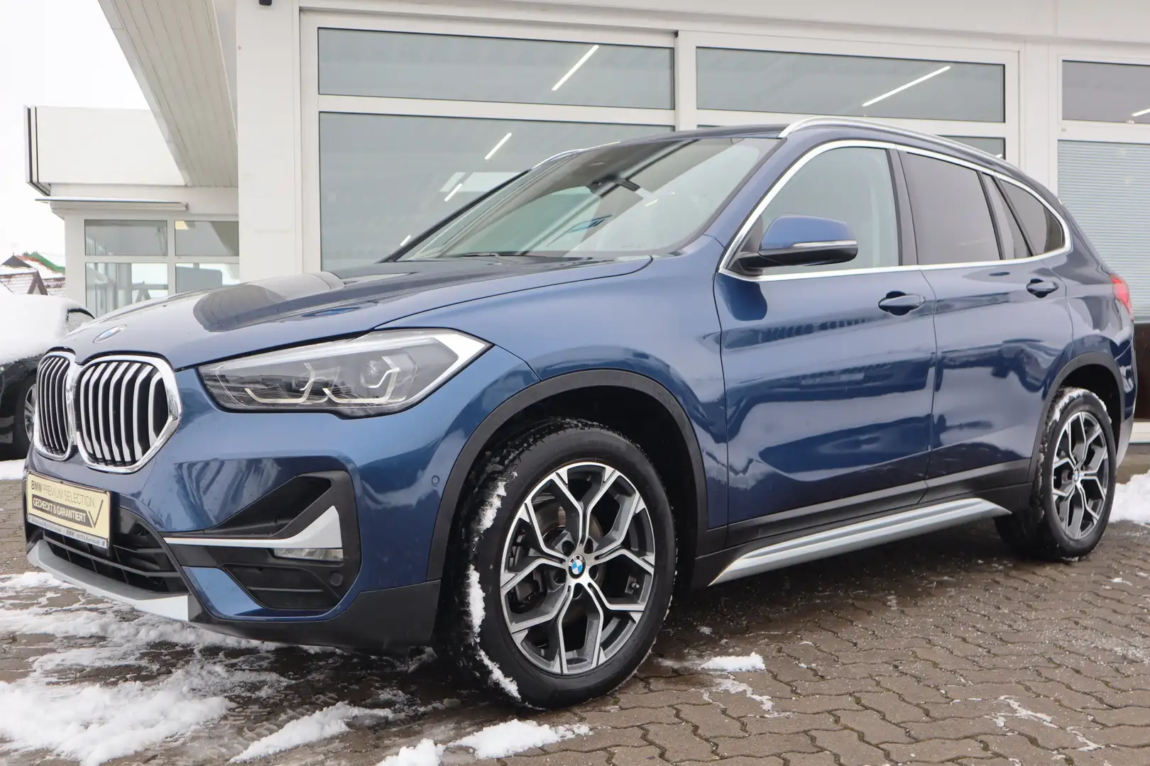 BMW X1 sDrive18d xLine HiFi/DAB/LED/RFK/Navi/AHK/CD Blau - 1