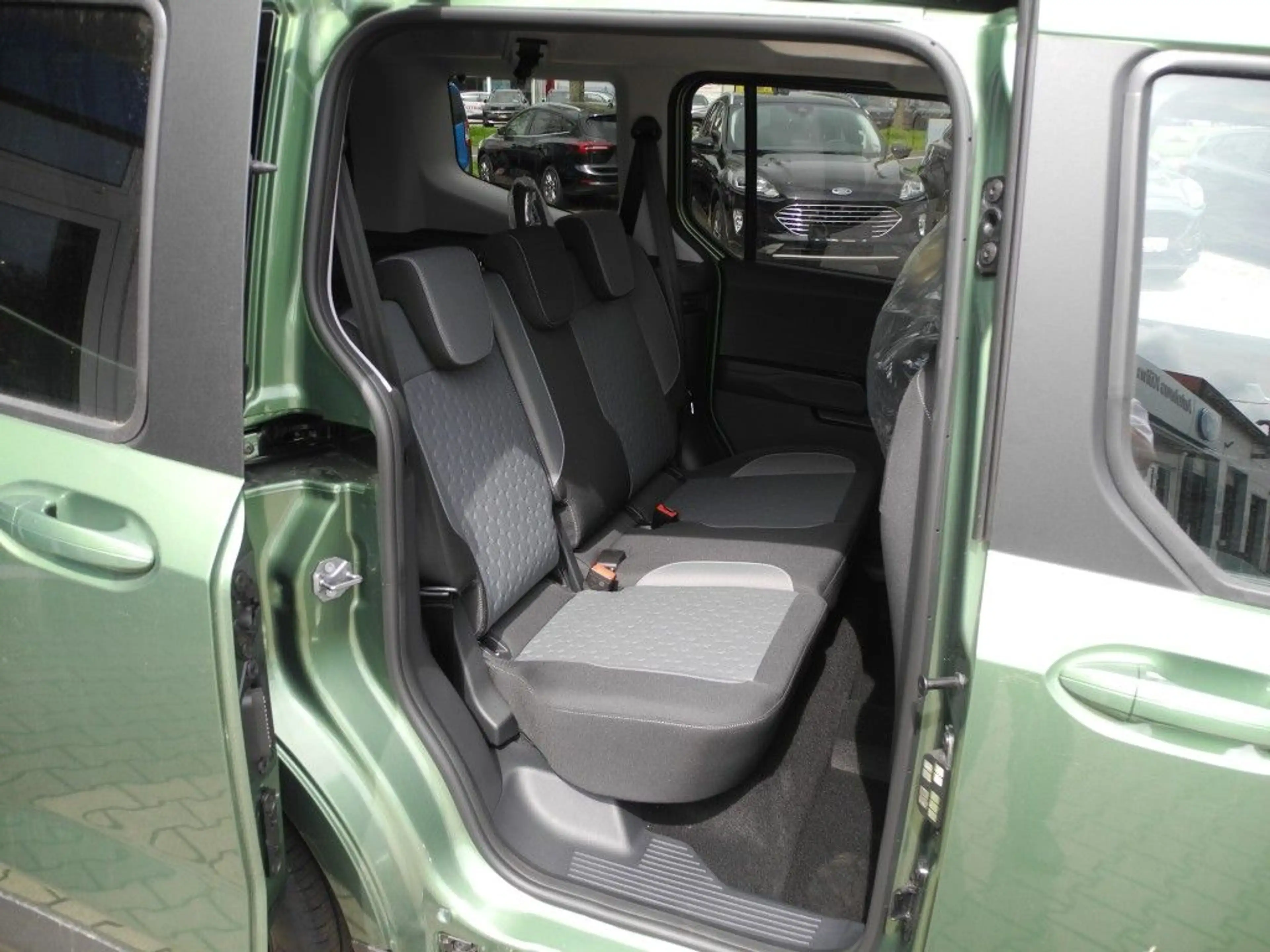 Ford Tourneo Courier 1.0 TITANIUM - Winter-Pak., 17Z Alu, Tempo, Kamera — photo 7
