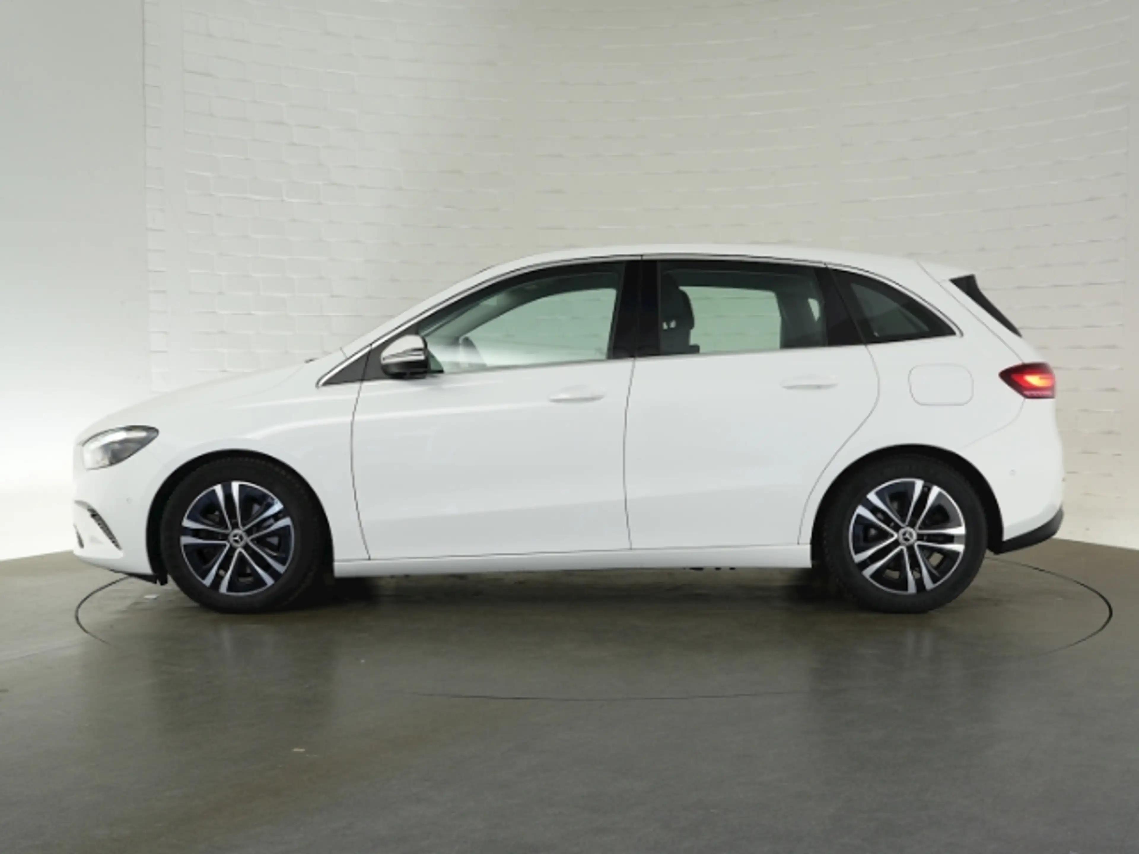 Mercedes-Benz B 200 PROGRESSIVE DCT+AHK+NAVI+RÜCKFAHRKAMERA+LED LICHT+ — photo 8