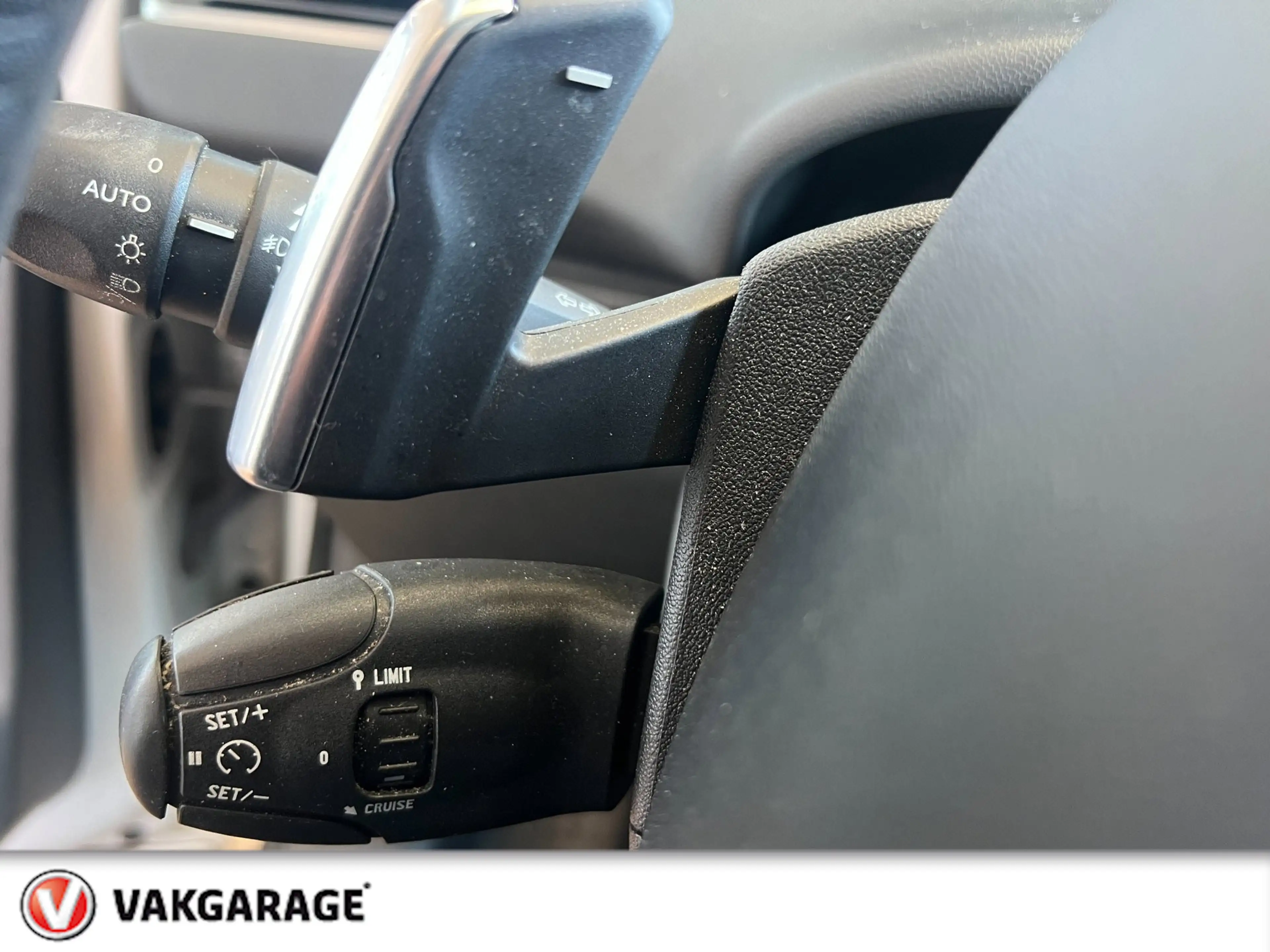 Peugeot 208 1.2 PureTech Style Pack — photo 18