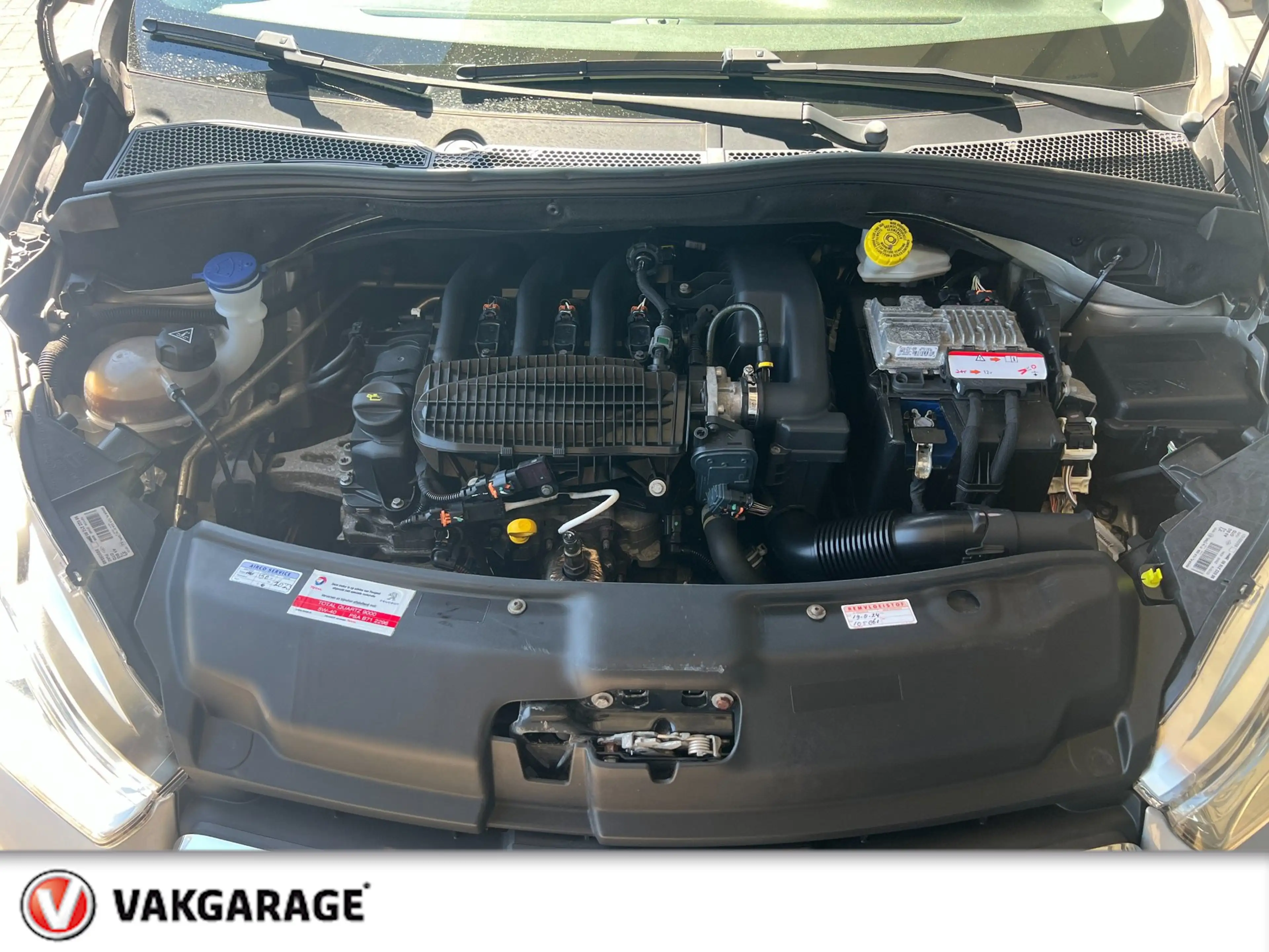 Peugeot 208 1.2 PureTech Style Pack — photo 10