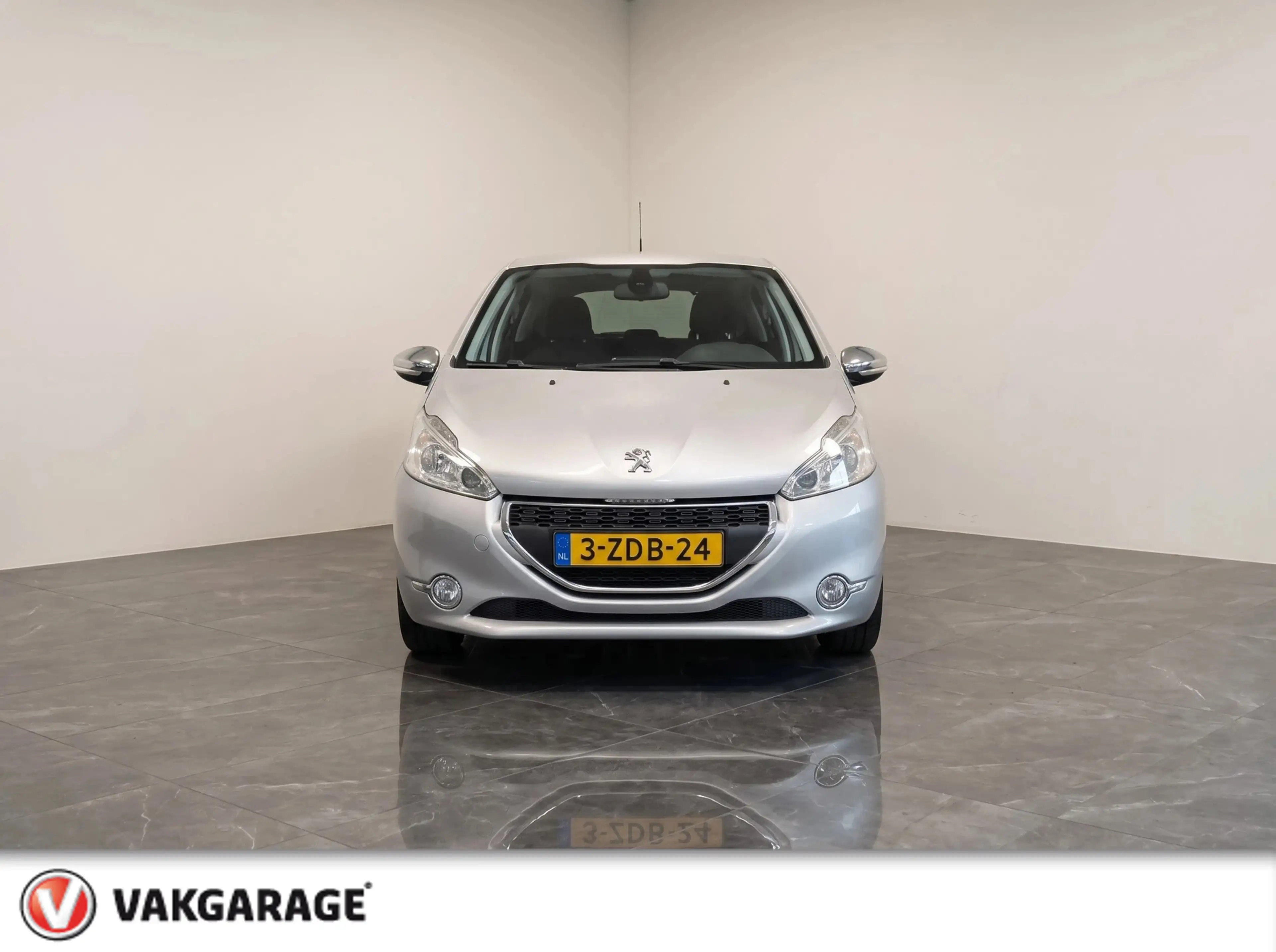 Peugeot 208 1.2 PureTech Style Pack — photo 8