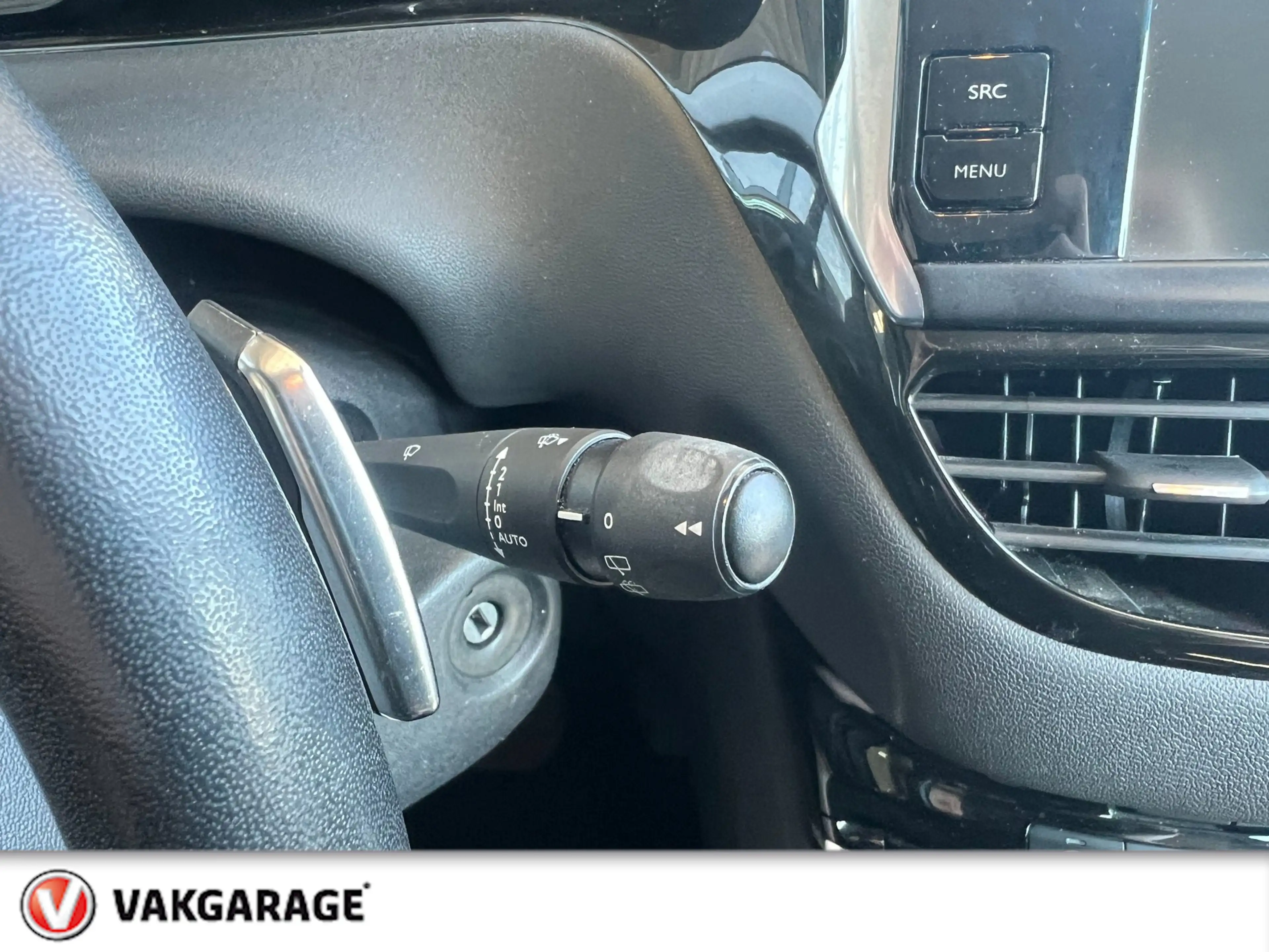 Peugeot 208 1.2 PureTech Style Pack — photo 20