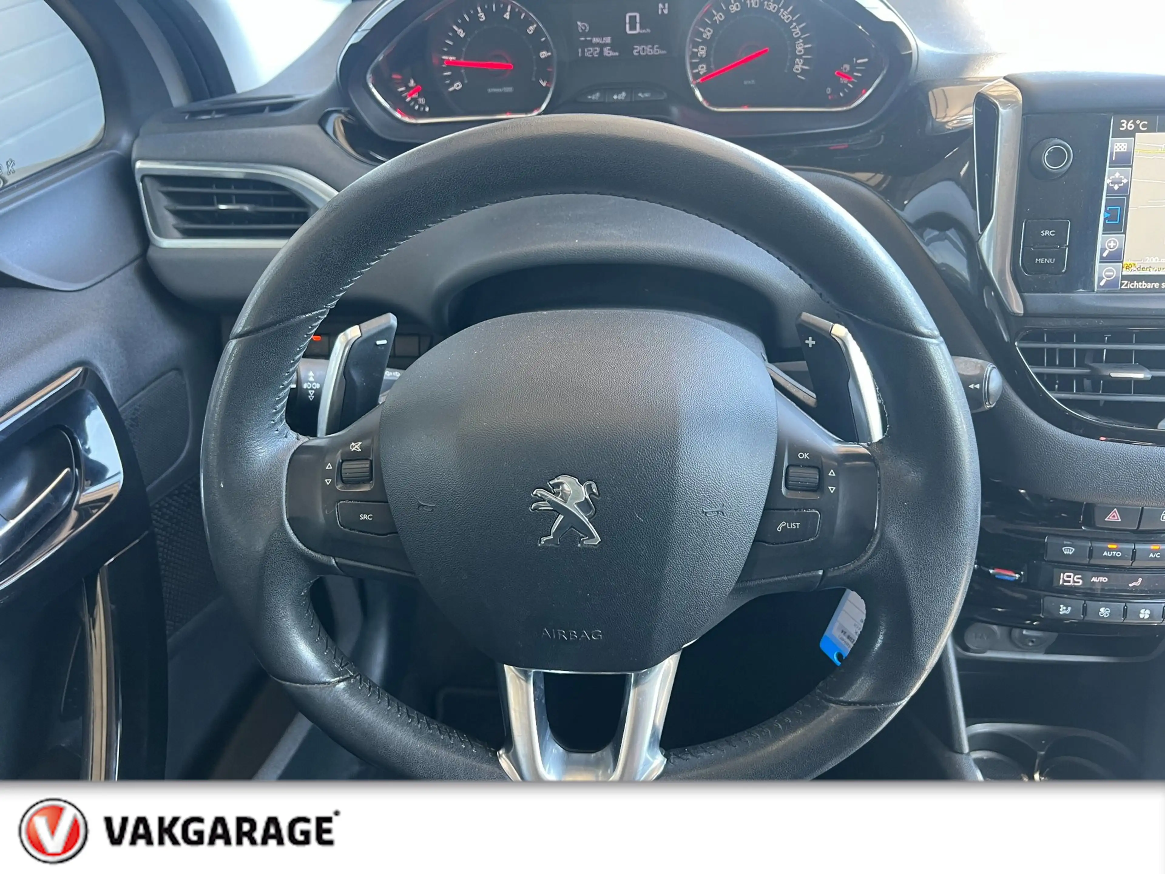 Peugeot 208 1.2 PureTech Style Pack — photo 19