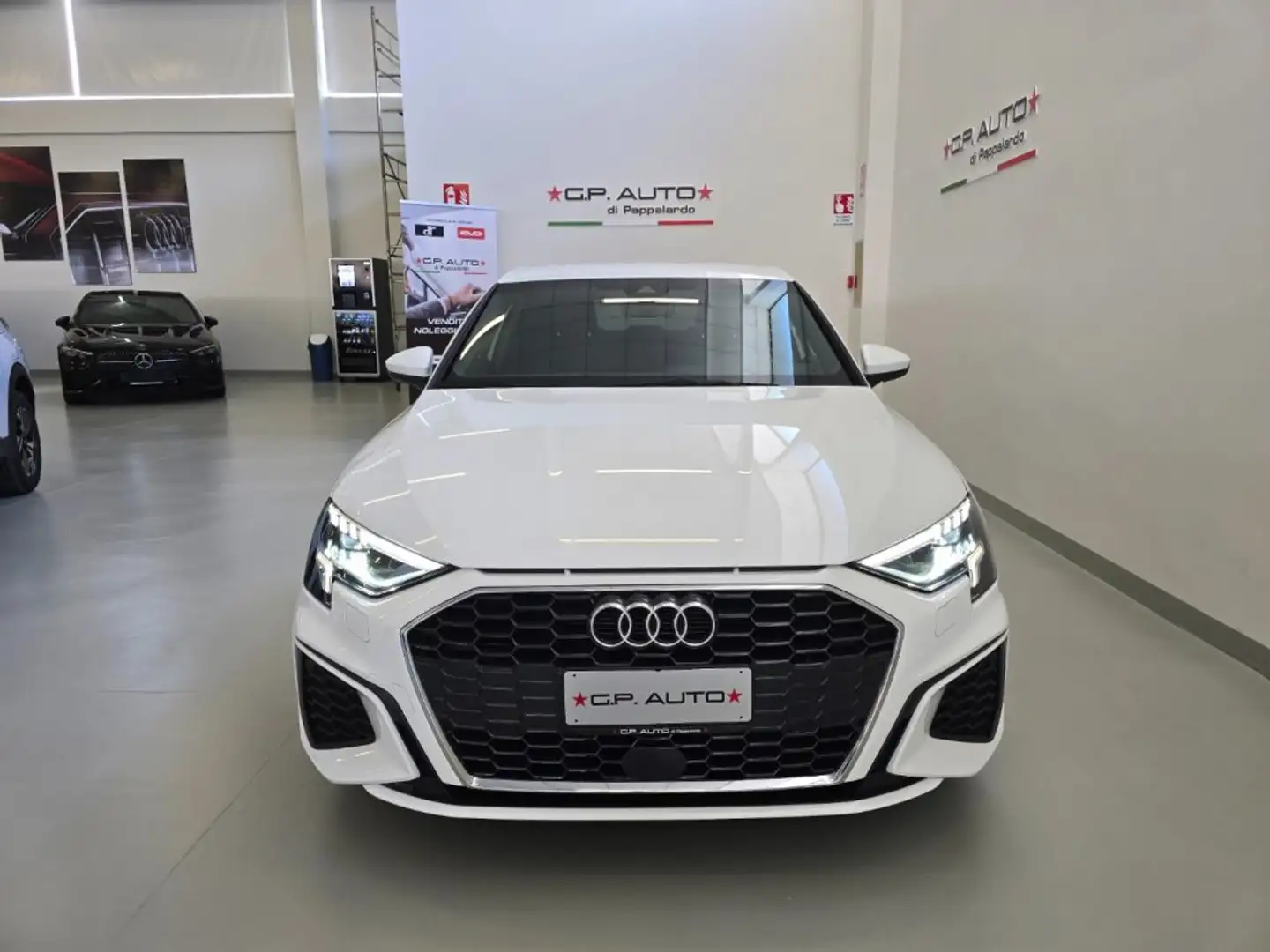 Audi A3 SPB 30 TDI S tronic S line edition Wit - 2
