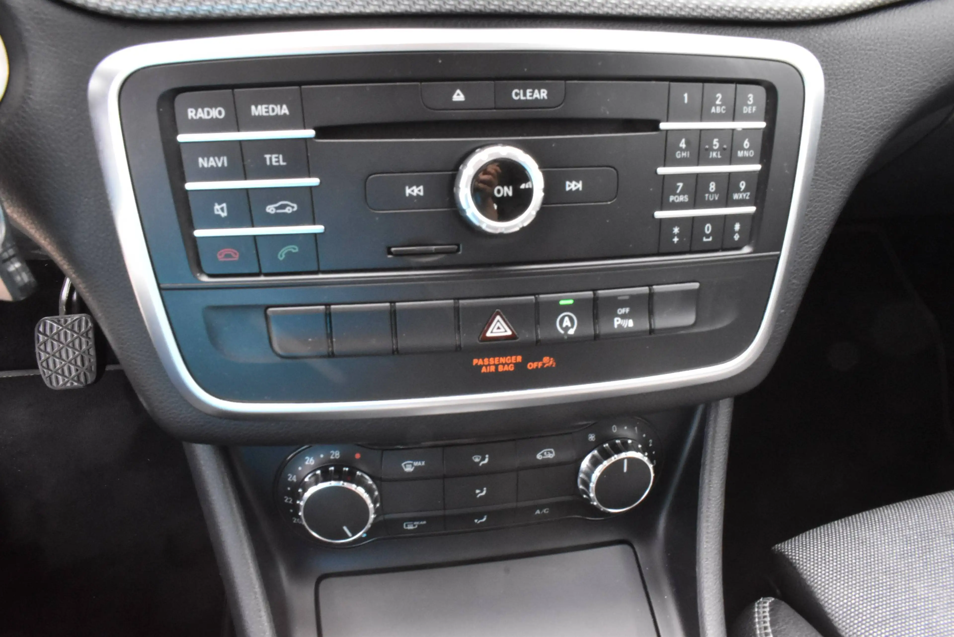 Mercedes-Benz GLA 180 D Pack Sport GPS/Airco ***12M GARANTIE*** — photo 9