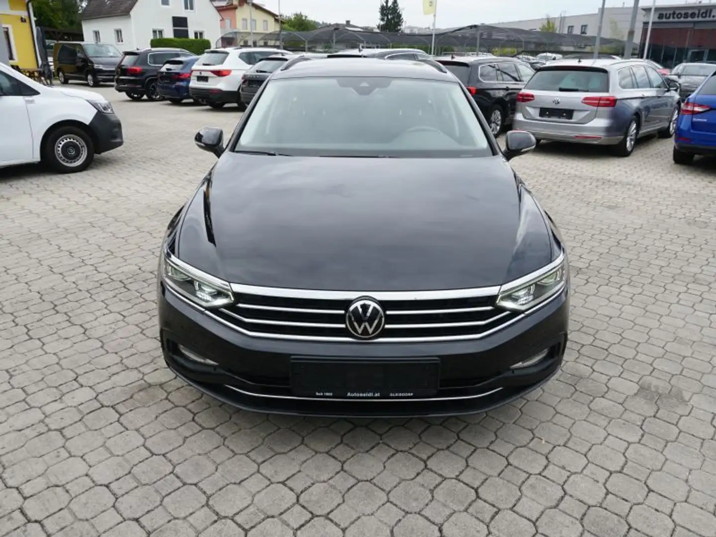 Volkswagen Passat Variant Business 2,0 SCR TDI *MATRIX+AHV+NAVI* Schwarz - 2