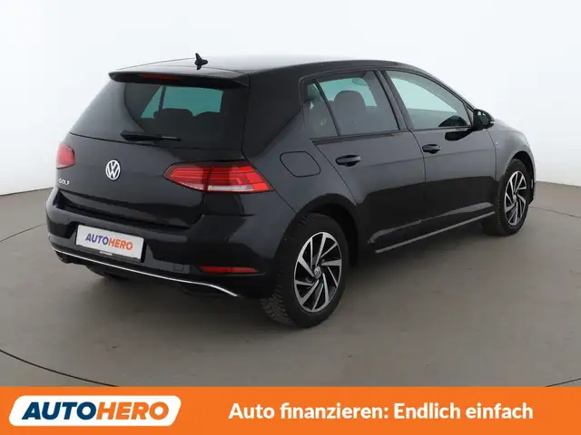 Volkswagen Golf view 6