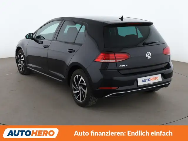 Volkswagen Golf view 4