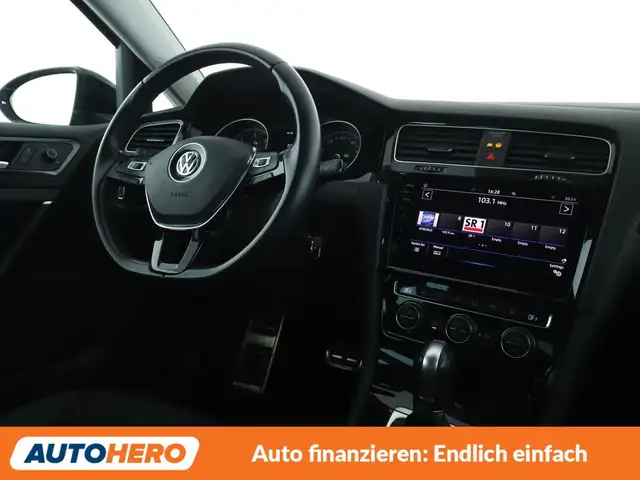 Volkswagen Golf view 13