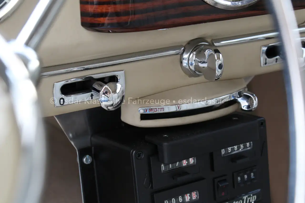 Mercedes-Benz 220 A Cabriolet, foto 11