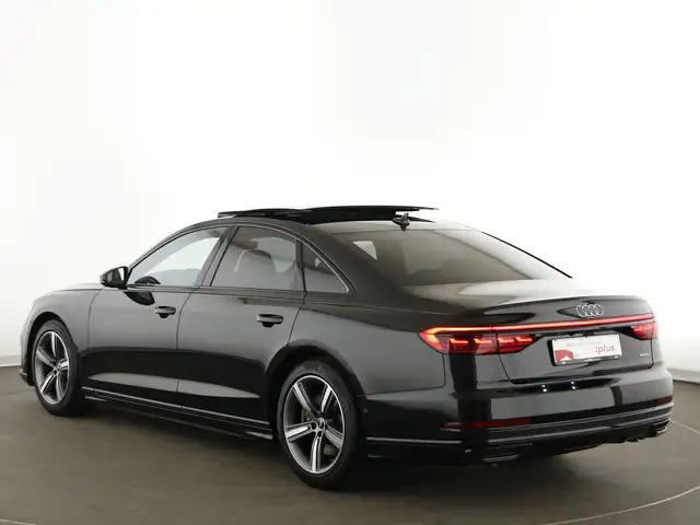 Audi A8 view 5