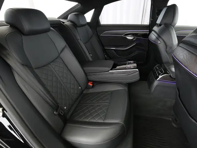 Audi A8 view 15