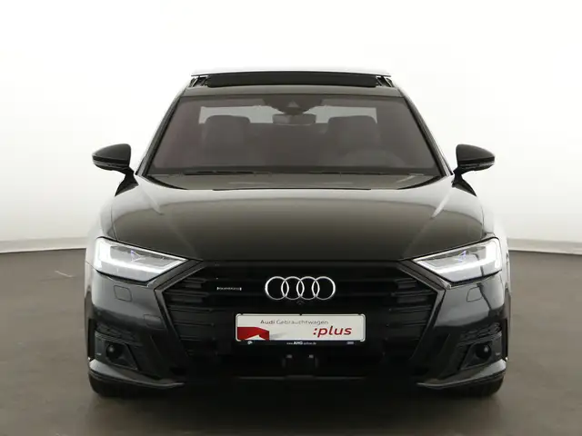 Audi A8 view 3