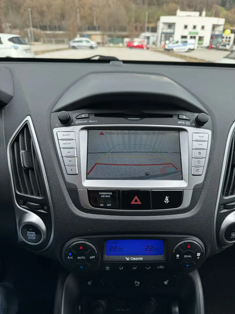 Hyundai iX35 2,0 CRDi UpGrade 4WD Синій - 2