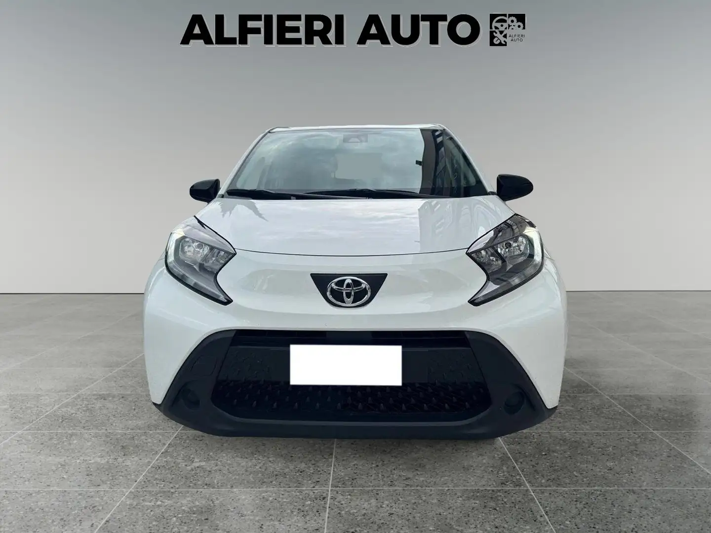 Toyota Aygo X 1.0 VVT-i Benzina 72cv 5 porte Active Bianco - 2