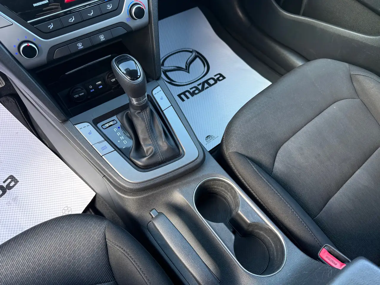 Hyundai ELANTRA снимка Hyundai ELANTRA