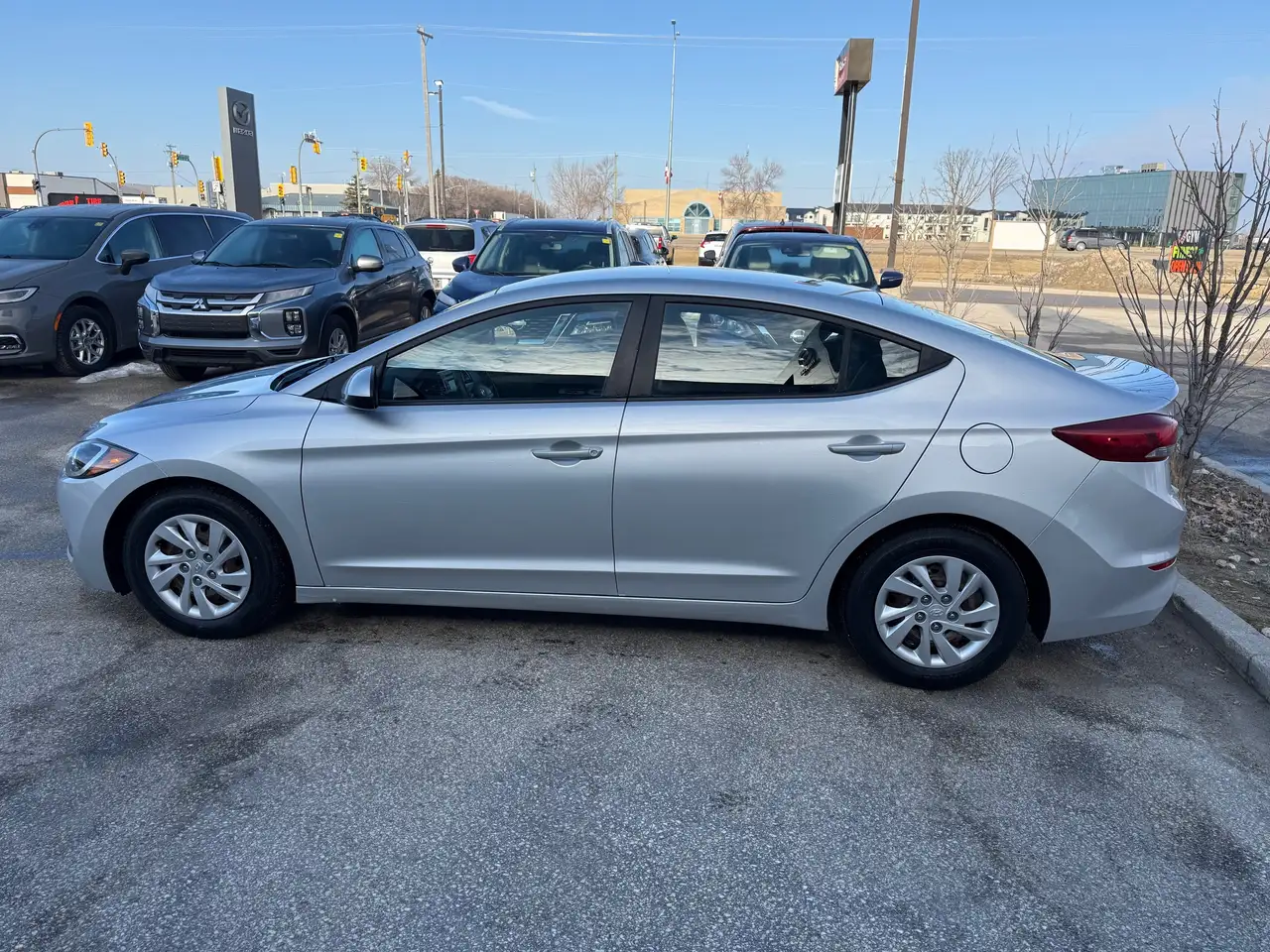 Hyundai ELANTRA снимка Hyundai ELANTRA