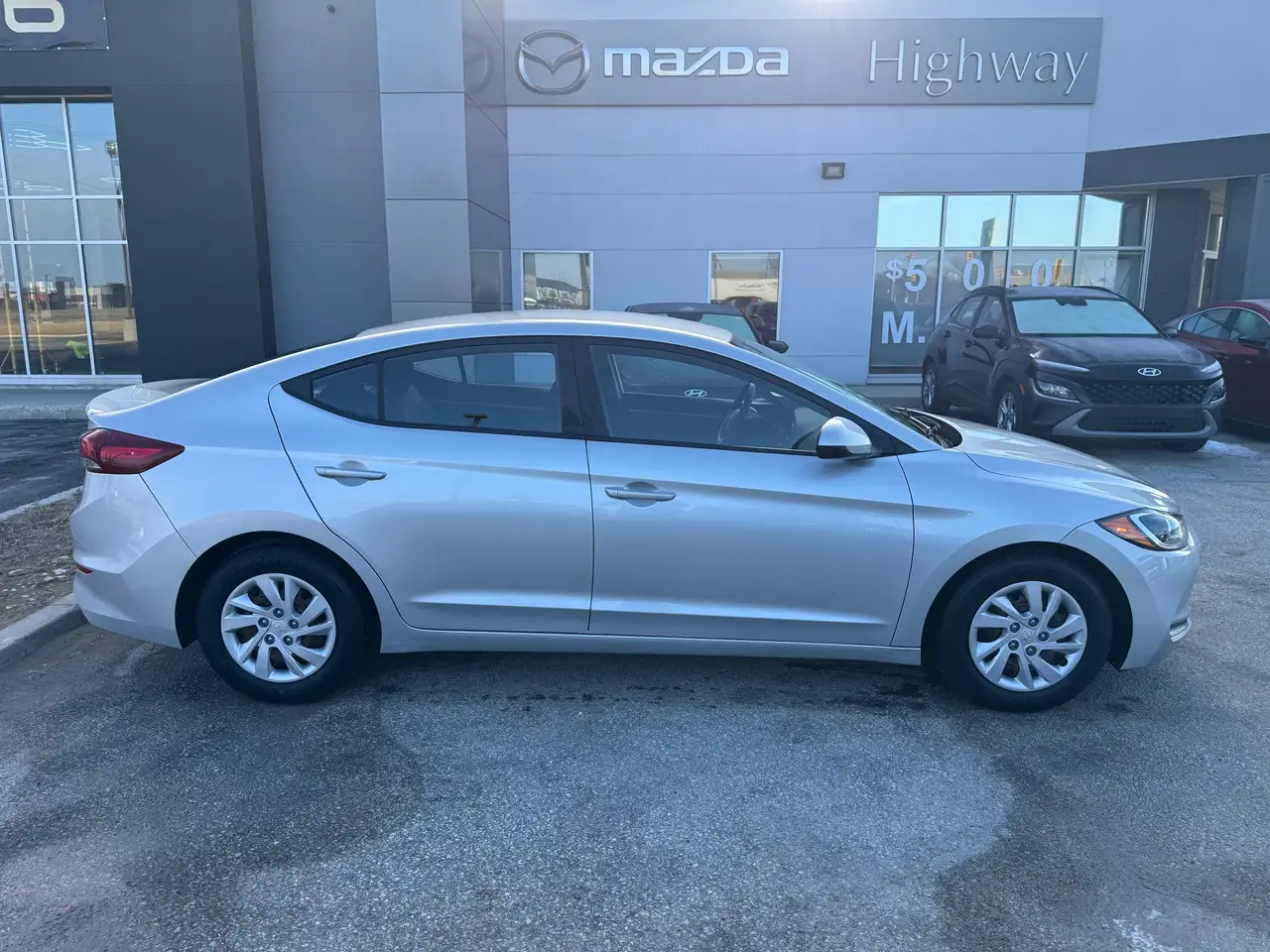 Hyundai ELANTRA снимка Hyundai ELANTRA