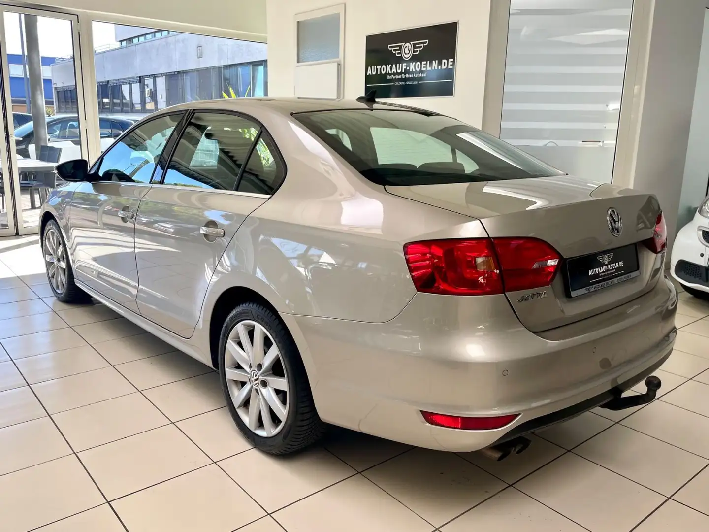 Volkswagen Jetta VI Match 1,4 /Klima/Navi/Leder/SchiebDach Silber - 2