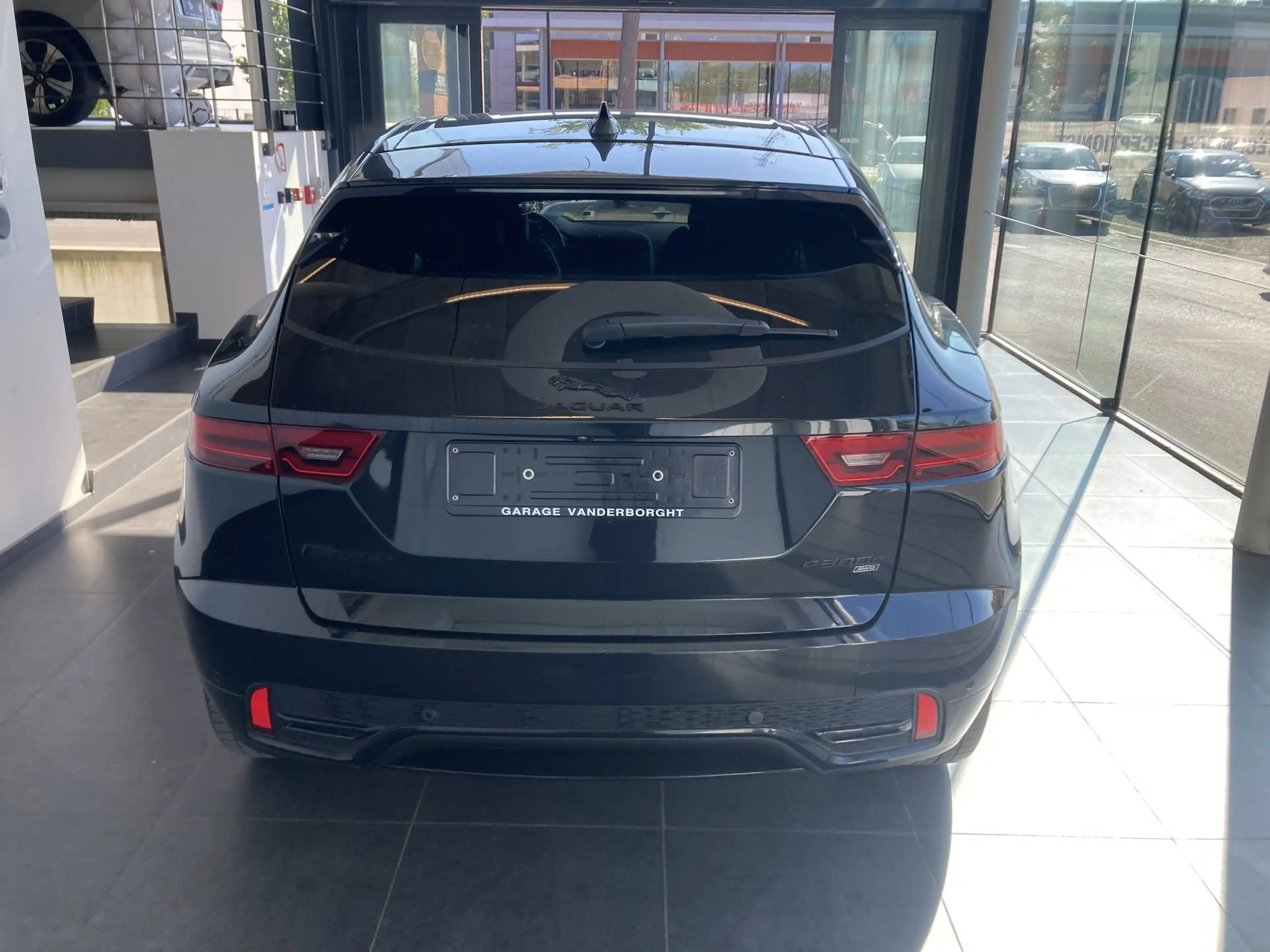 Jaguar E-Pace R-DYNAMIC PLUG IN HYBRIDE AWD AUTOMAAT+TAL VAN OPTIES — photo 5