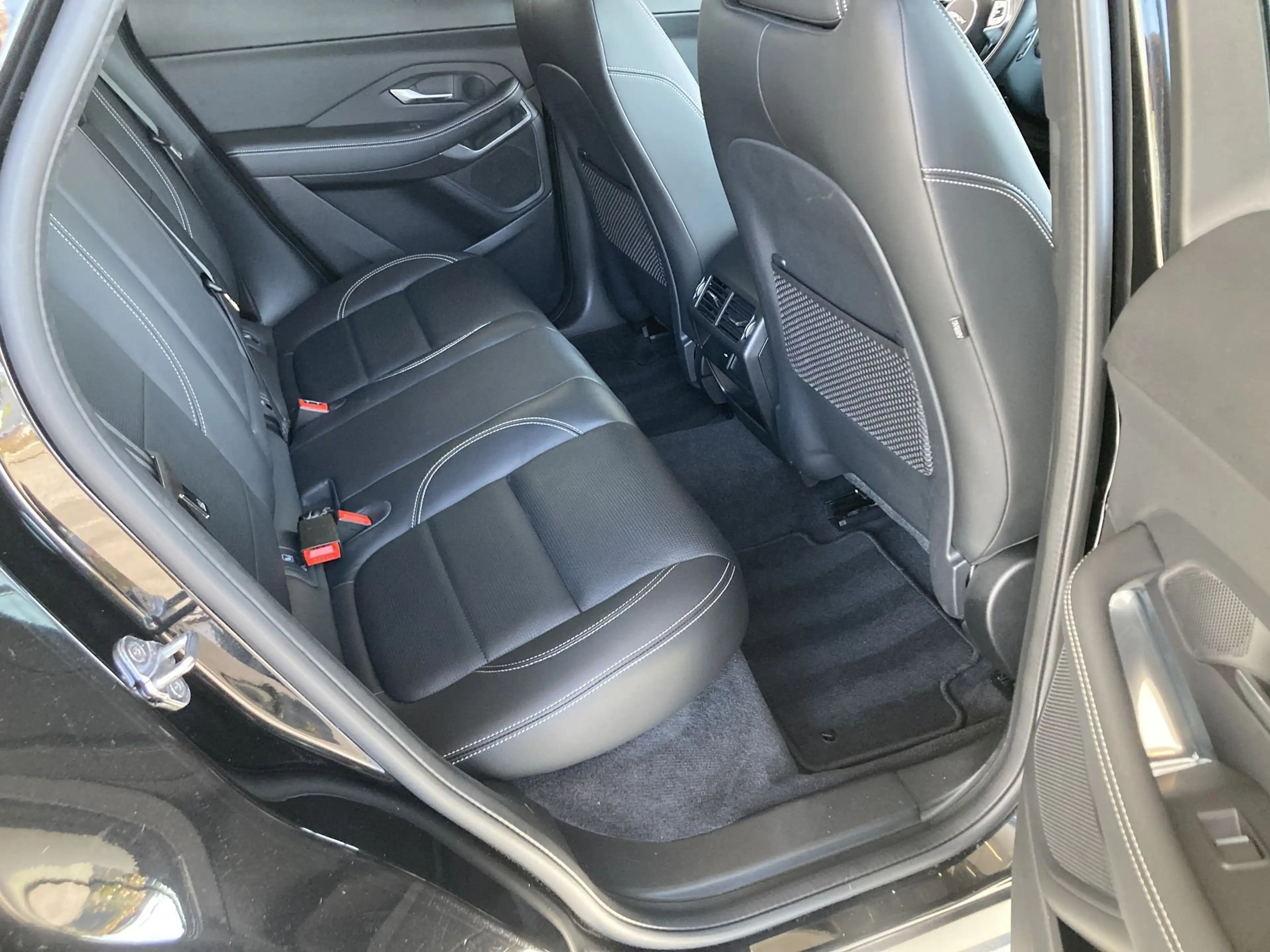 Jaguar E-Pace R-DYNAMIC PLUG IN HYBRIDE AWD AUTOMAAT+TAL VAN OPTIES — photo 7