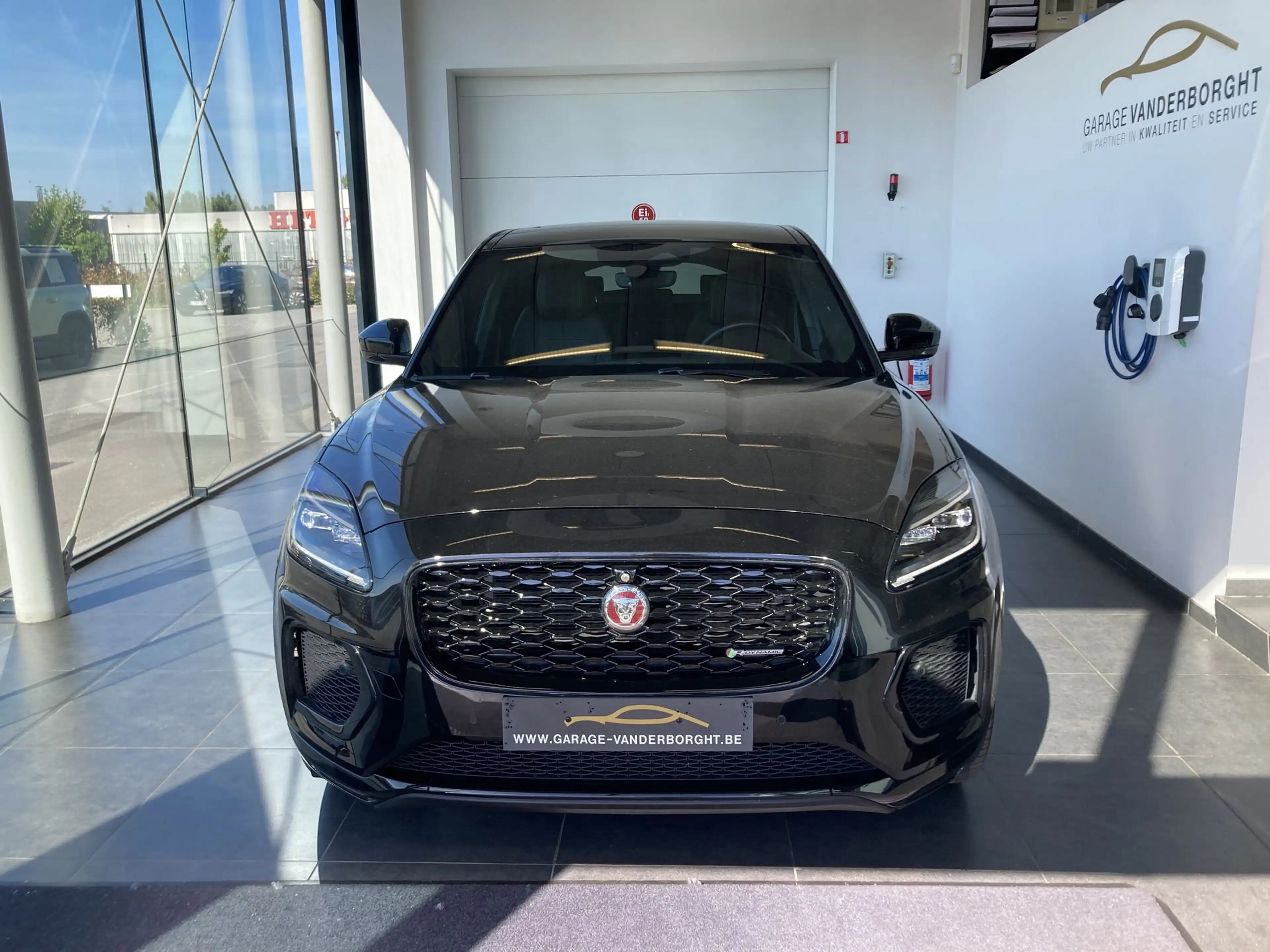 Jaguar E-Pace R-DYNAMIC PLUG IN HYBRIDE AWD AUTOMAAT+TAL VAN OPTIES — photo 2