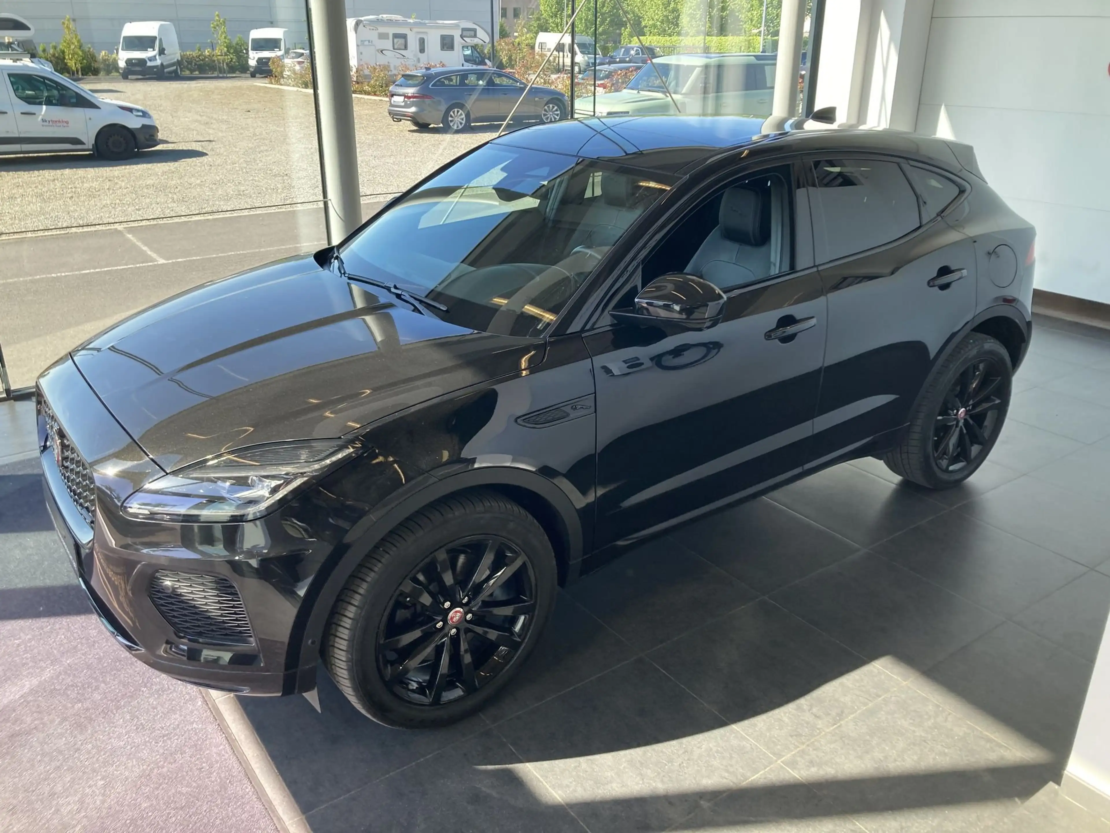 Jaguar E-Pace R-DYNAMIC PLUG IN HYBRIDE AWD AUTOMAAT+TAL VAN OPTIES — photo 3