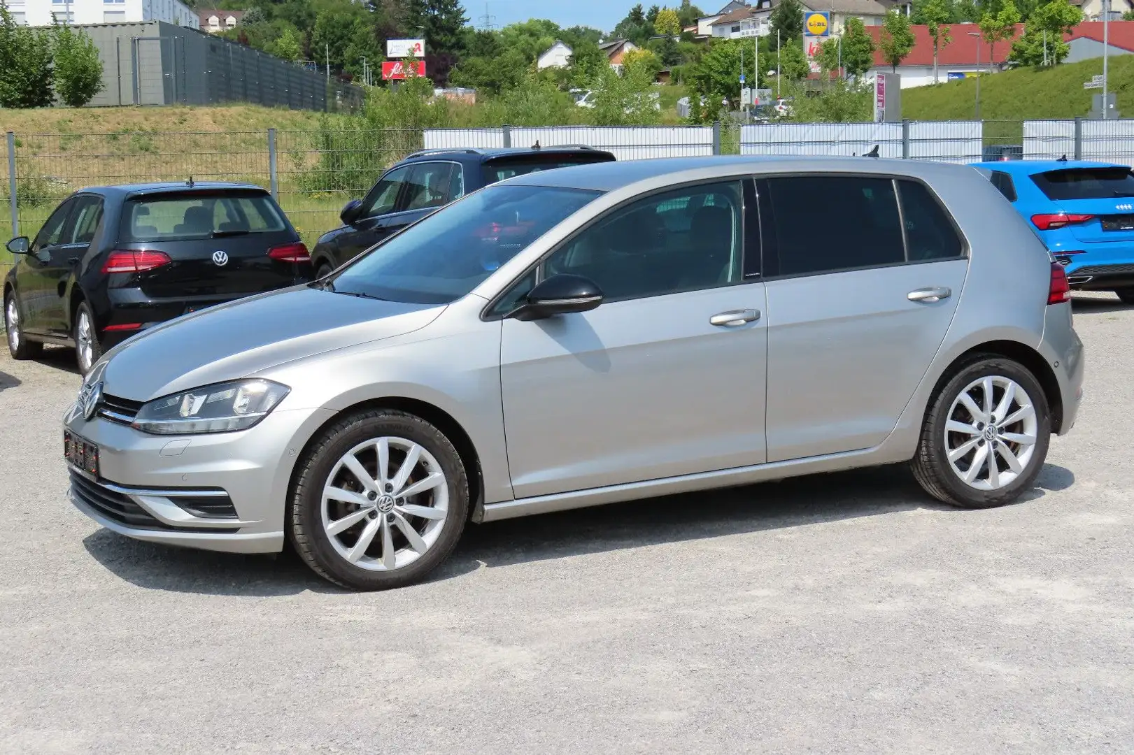 Volkswagen Golf VII TDi Lim. Navi Klimaautom Sitzheizg ACC Plateado - 2