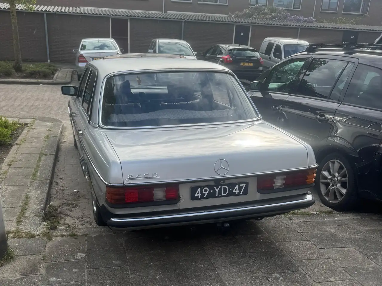 Mercedes-Benz 240, foto 3